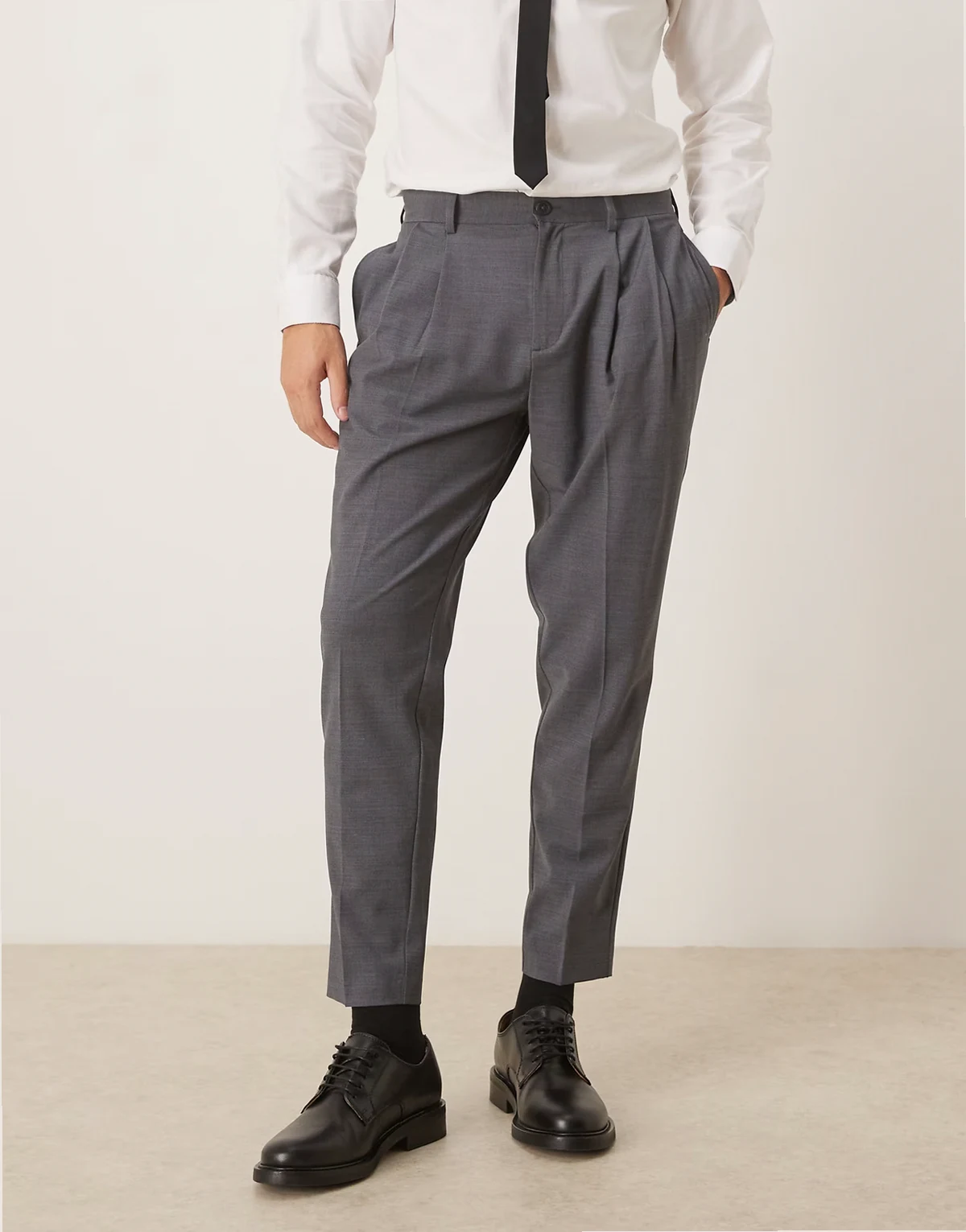 – Elegante, schmal zulaufende, waschbare Hose in Anthrazit mit Wollanteil