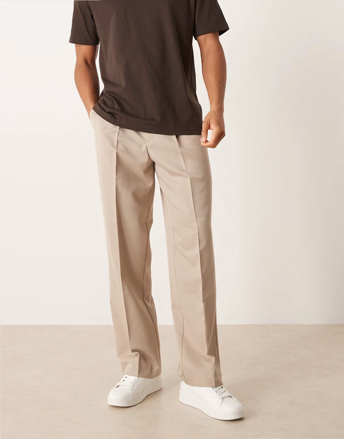 – Elegante Hose in Steinbeige mit weitem Bein und Bundfalten vorn