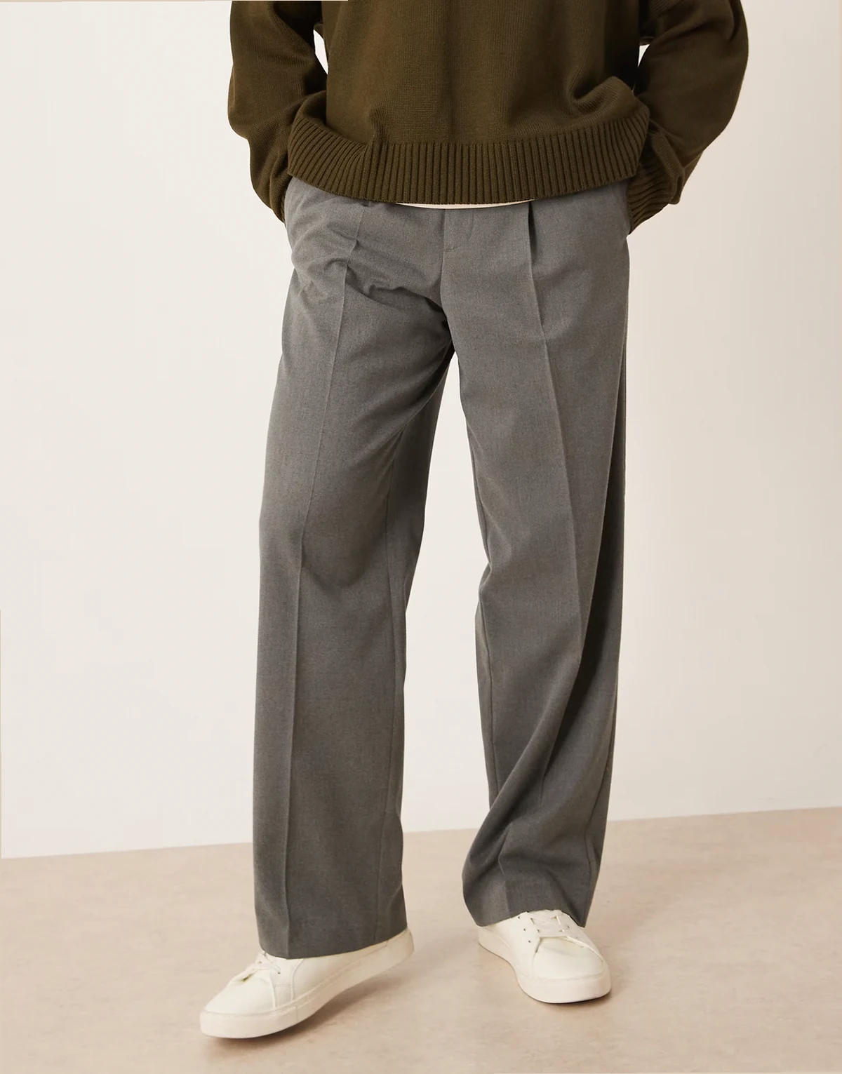 – Elegante Hose aus Flanell in Grau mit weitem Bein und Bügelfalten