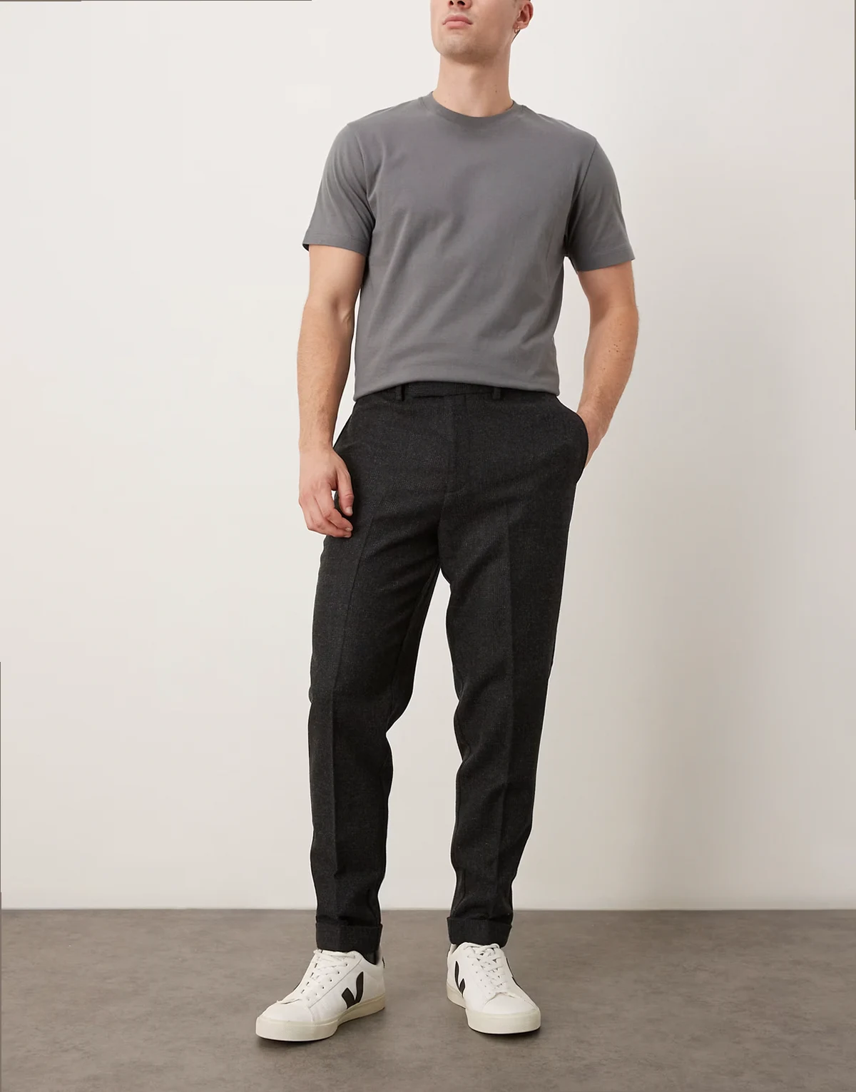 – Elegante, schmal zulaufende Hose aus Wollmix in Anthrazit mit Karomuster