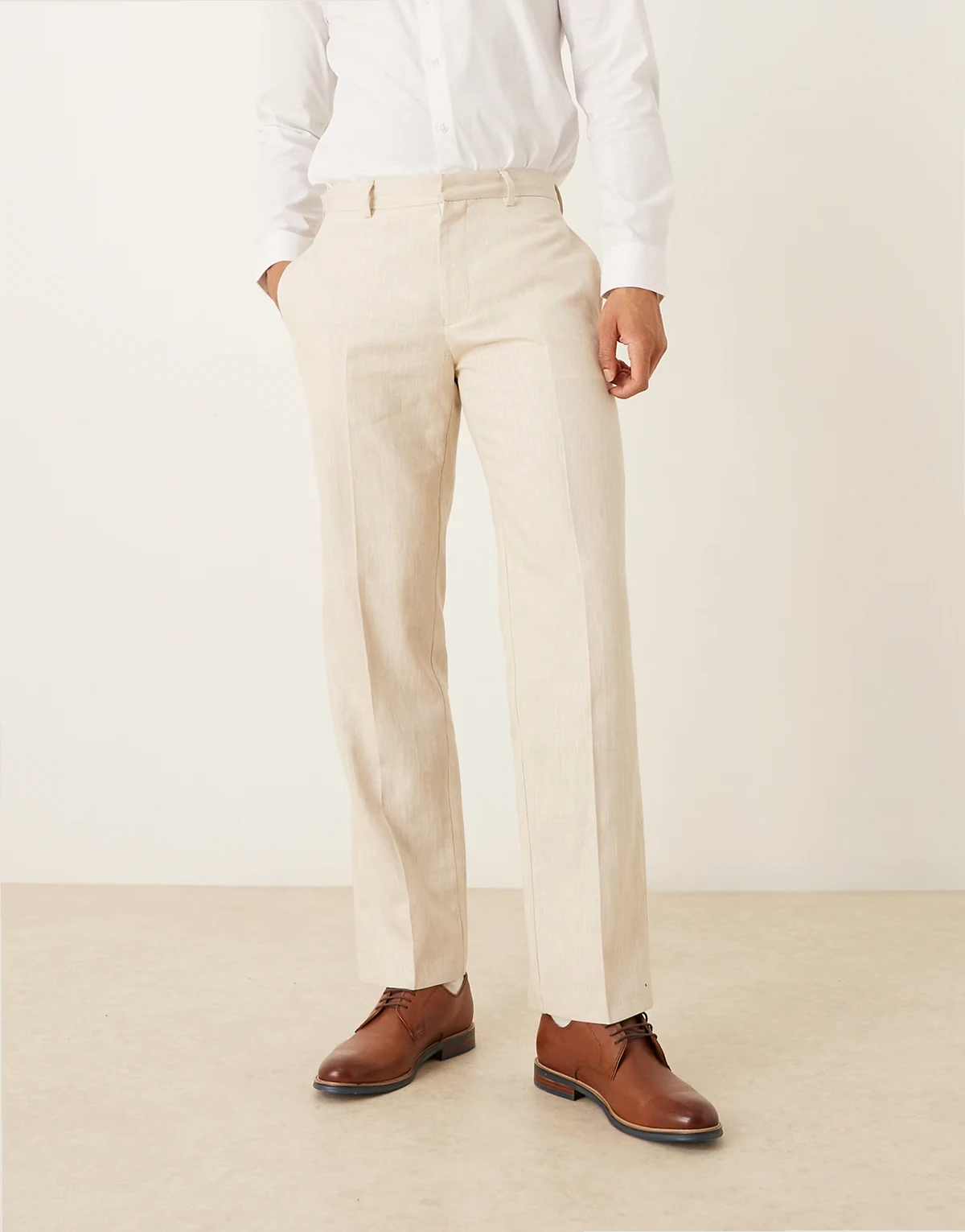 – Elegante Hose in beigefarbener Leinenoptik mit geradem Schnitt und hohem Leinenanteil