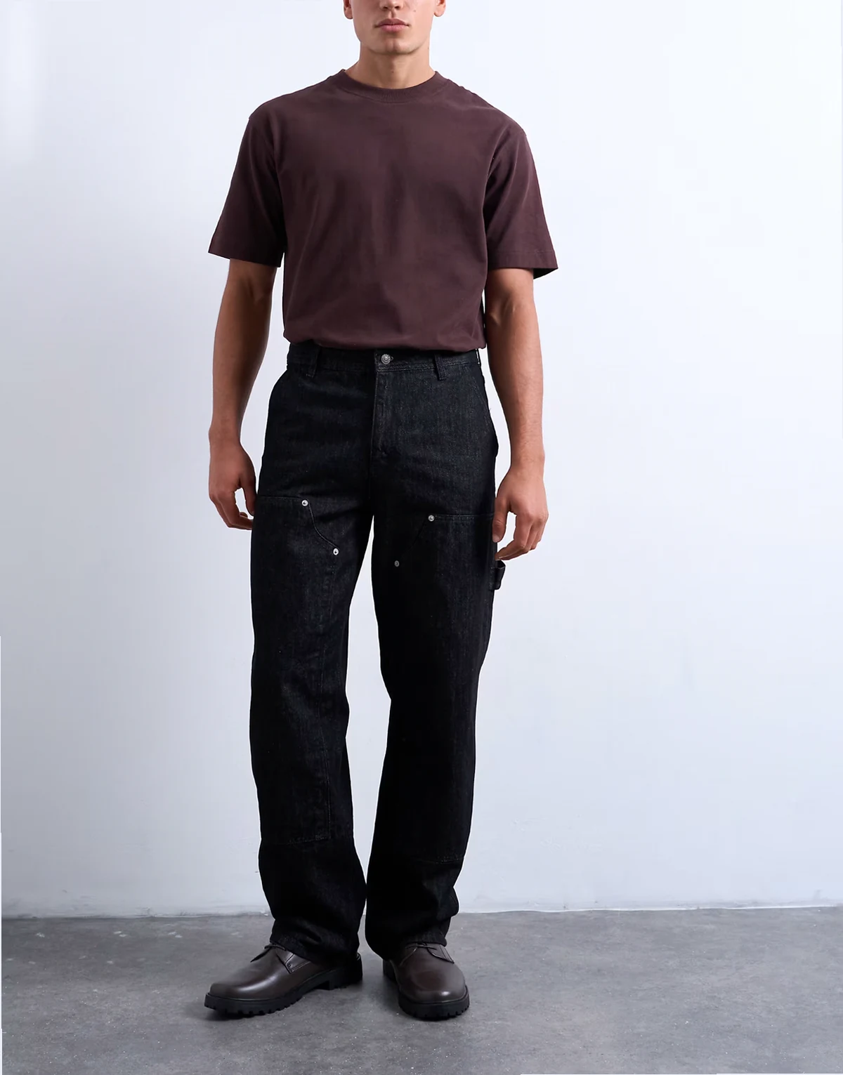 – Weite Carpenter-Jeans in Raw Black