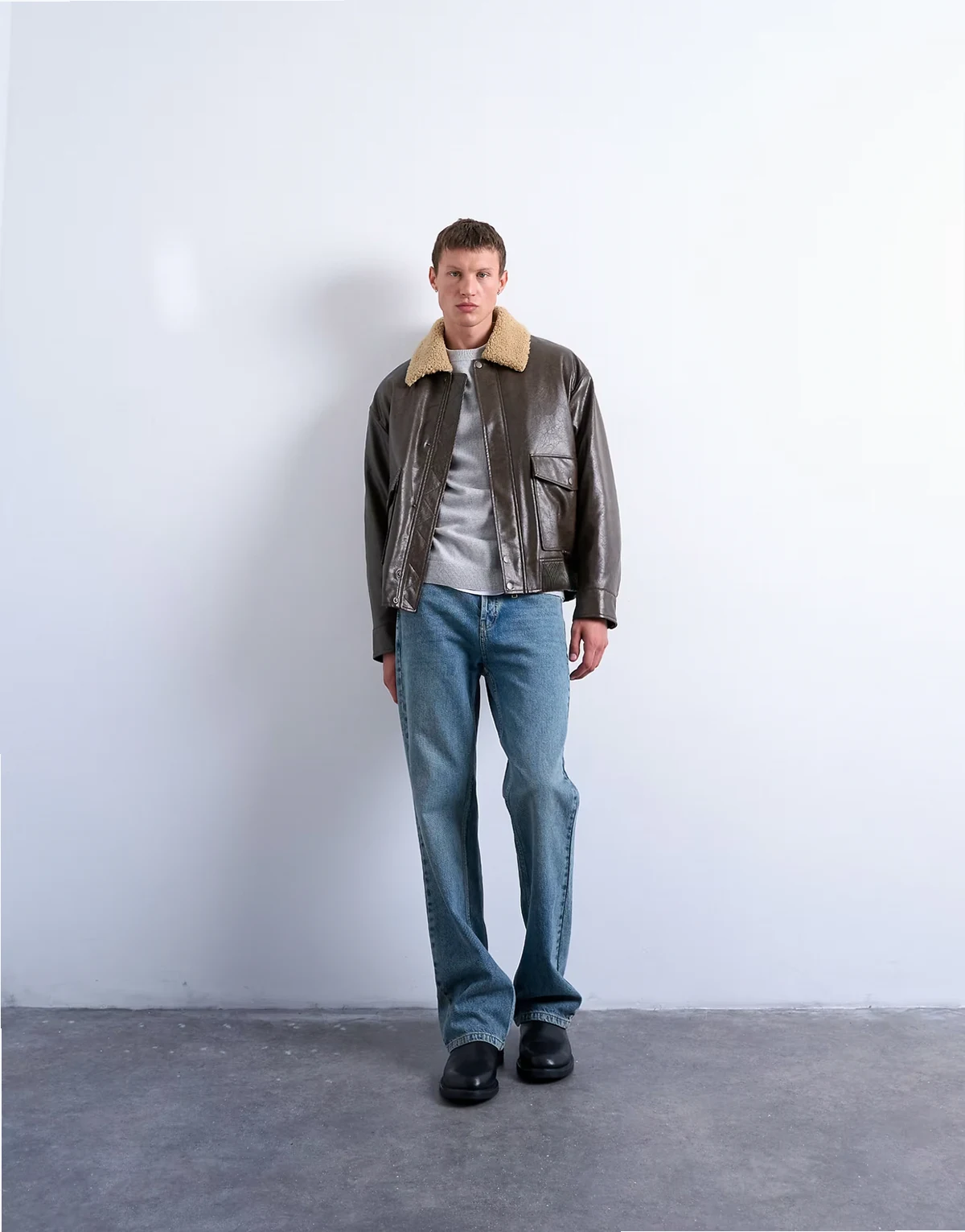 – Schlagjeans aus festem Denim in mittlerer Waschung