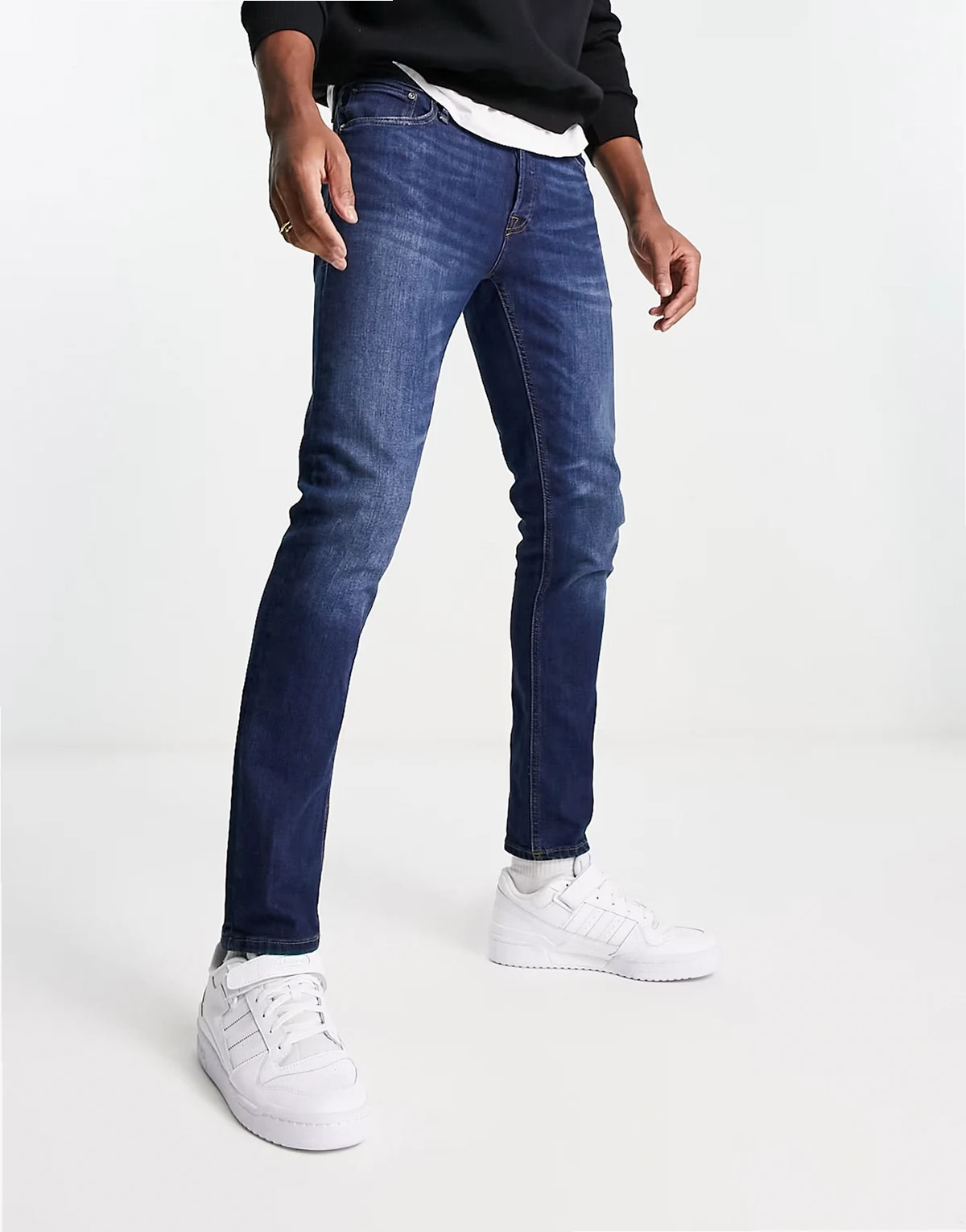 – Glenn – Dopasowane niebieskie jeansy