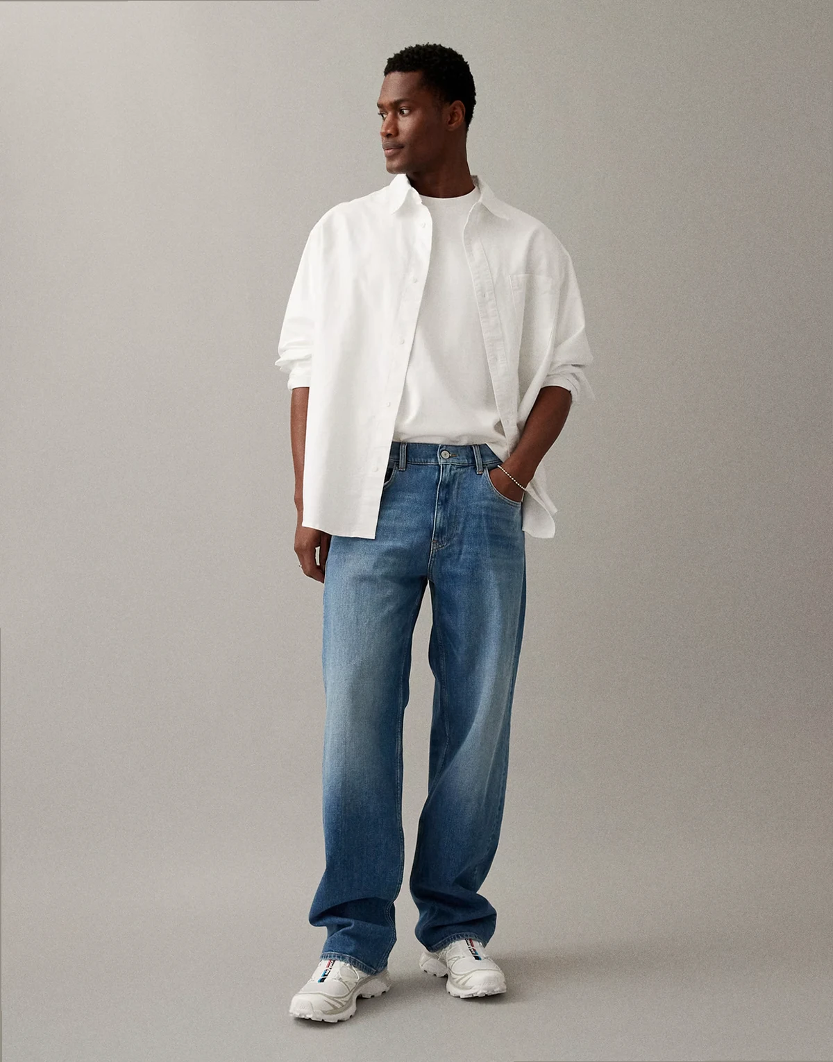 – Jamie – Lockere, gerade geschnittene Jeans in mittelblauer Waschung