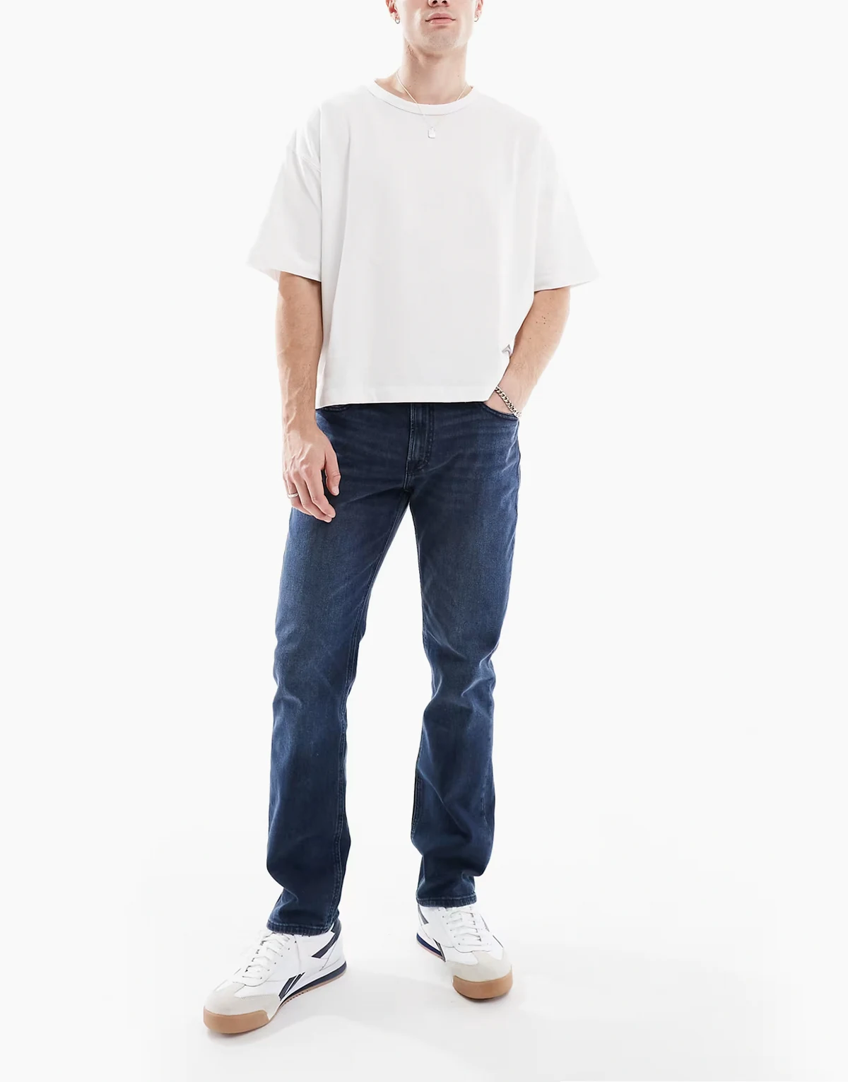 – Clark – Straight Jeans in dunkler Waschung