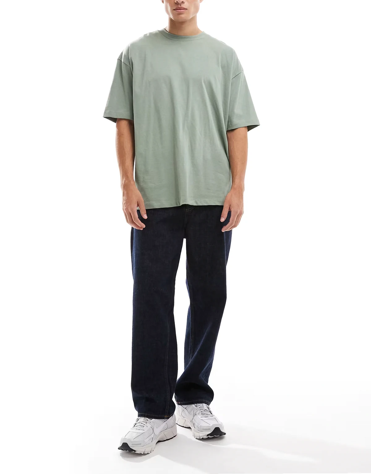 – Alex – Weite Jeans in dunkler Waschung