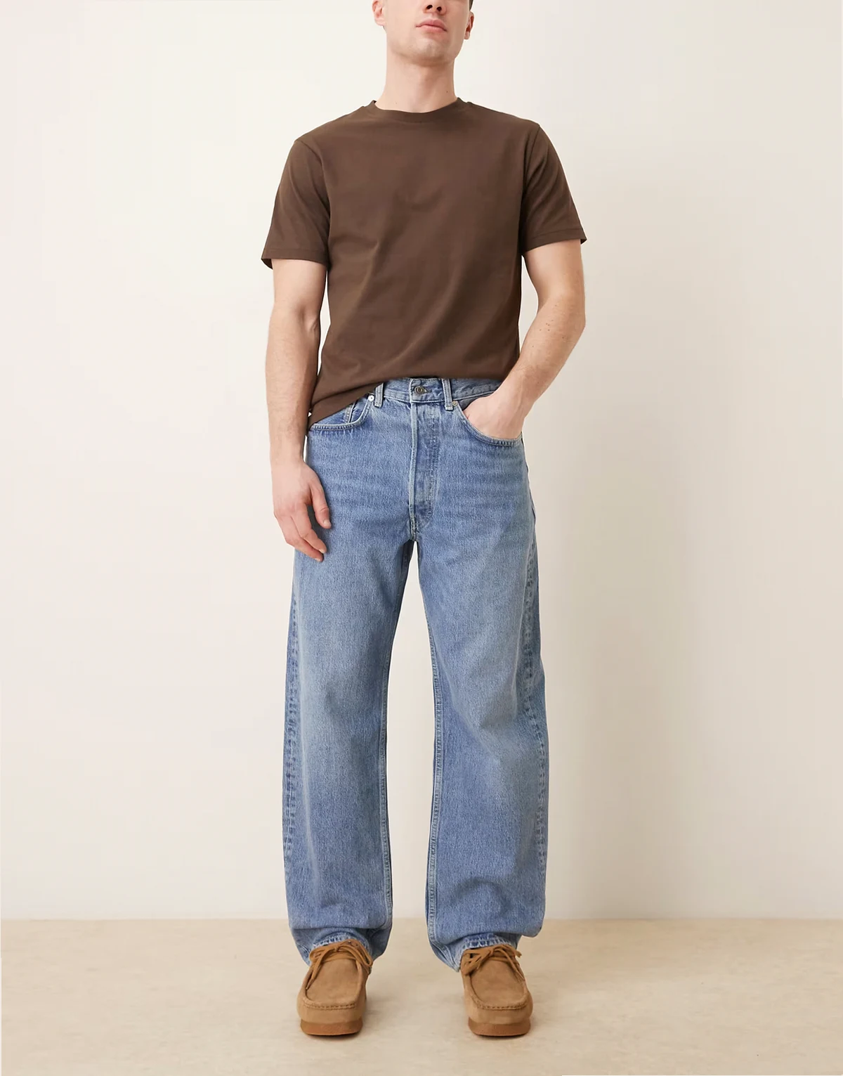 – Creek – Schmal zulaufende Jeans in mittelblauer Waschung mit weitem Bein