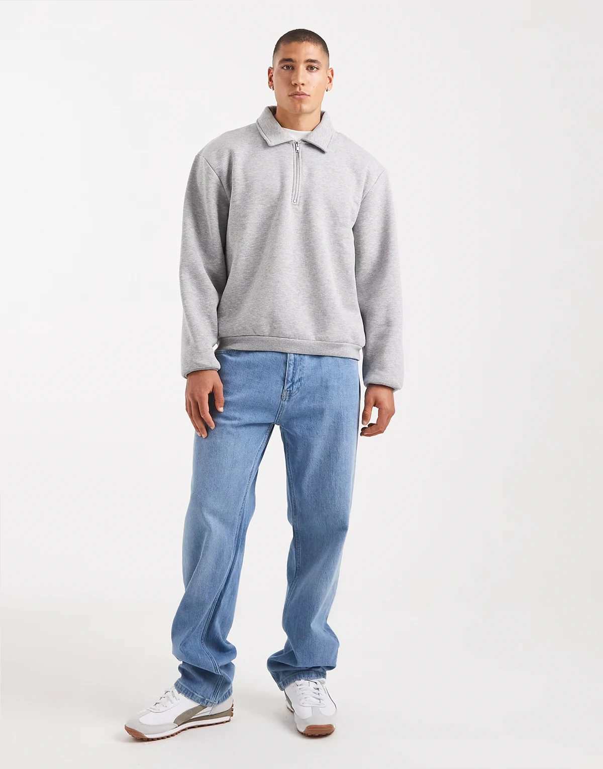 – Straight Jeans in mittelblauer Waschung mit Comfort Stretch