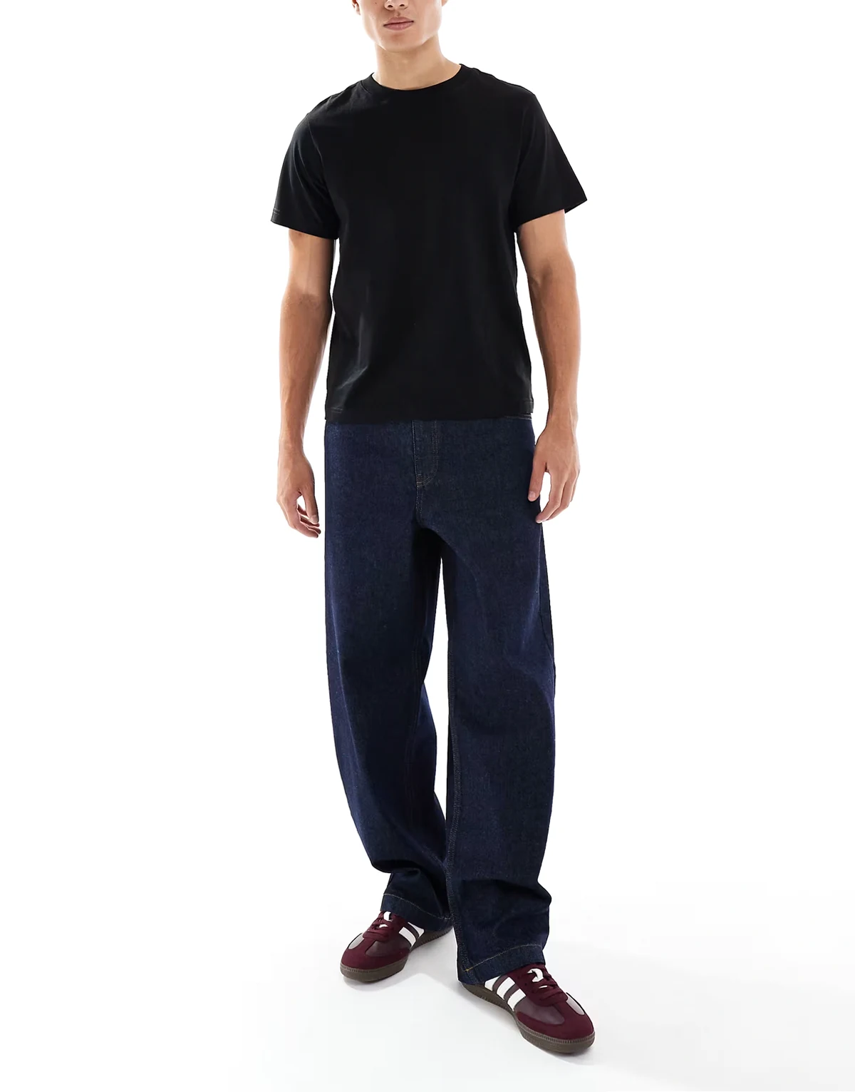 – Lockere Straight Jeans in Raw-Waschung