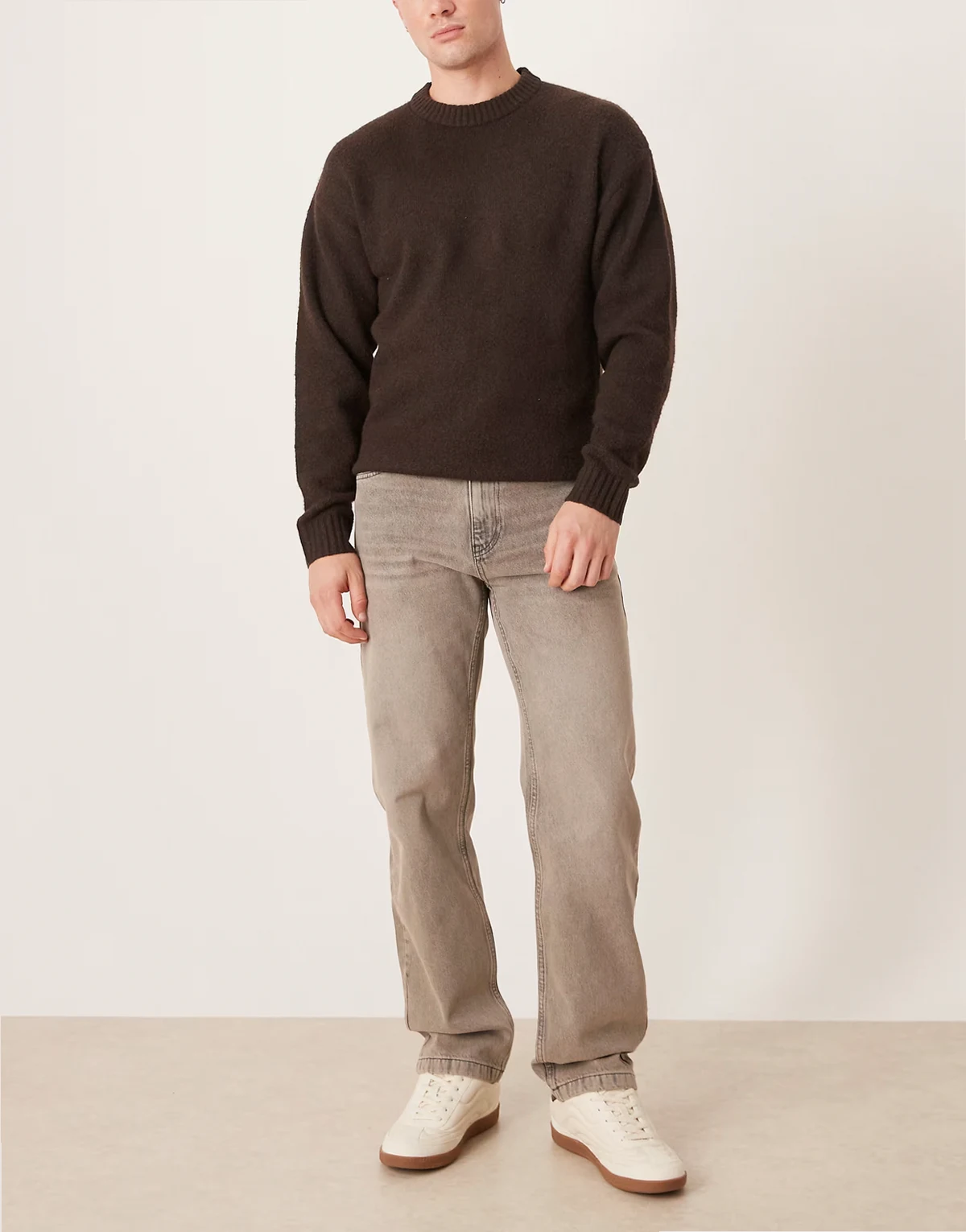 – Gerade geschnittene Jeans in Grau mit Farbstich