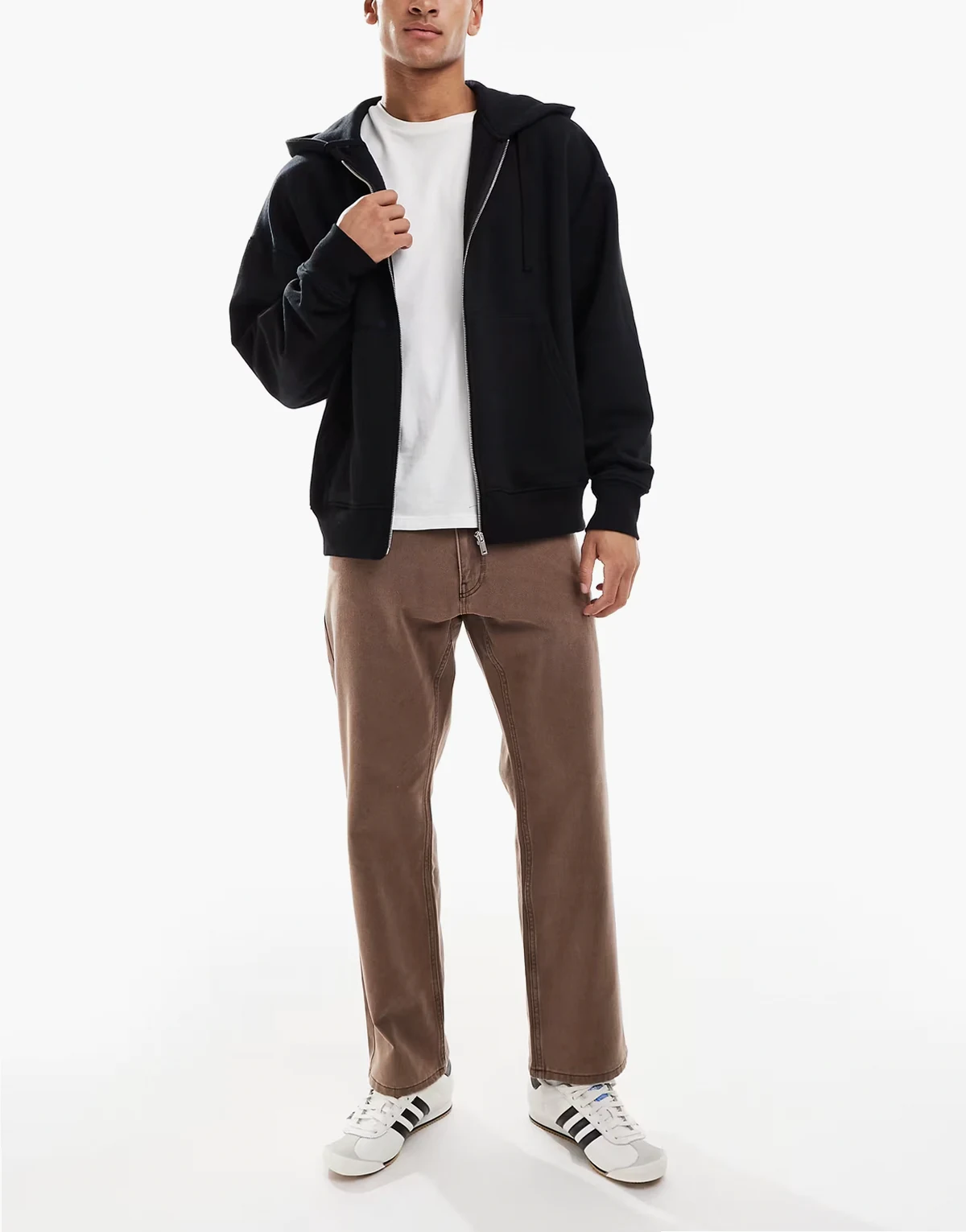 – Straight Jeans in brauner Waschung