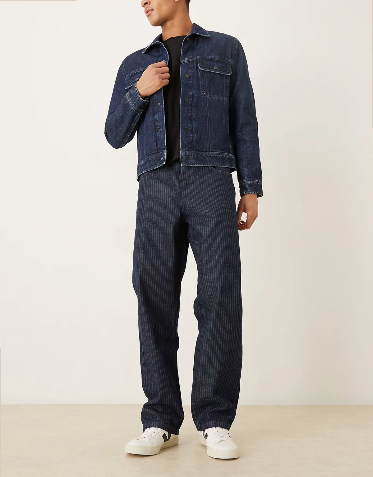 – Weite Jeans in Indigoblau mit Streifen