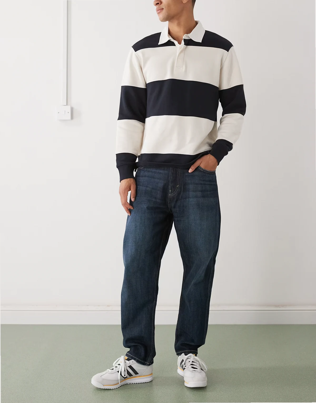 – Ray – Locker geschnittene Jeans in Dunkelblau mit schmal zulaufendem Bein