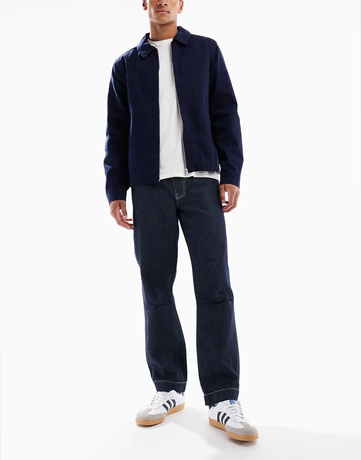 – Jeans mit geradem Schnitt in Raw-Waschung