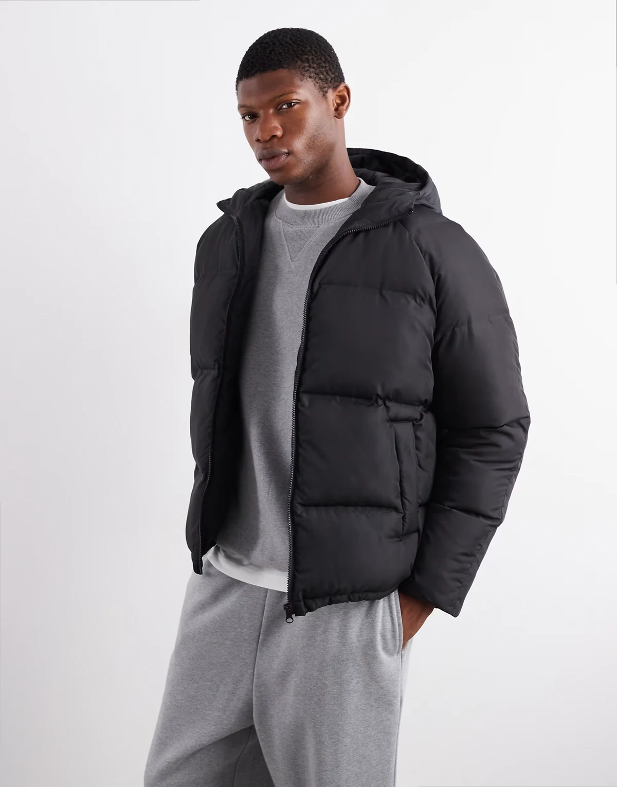 – Schwarze Steppjacke
