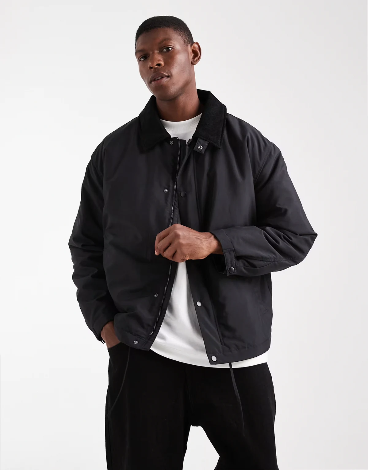 – Harrington-Jacke in Schwarz mit Cordkragen