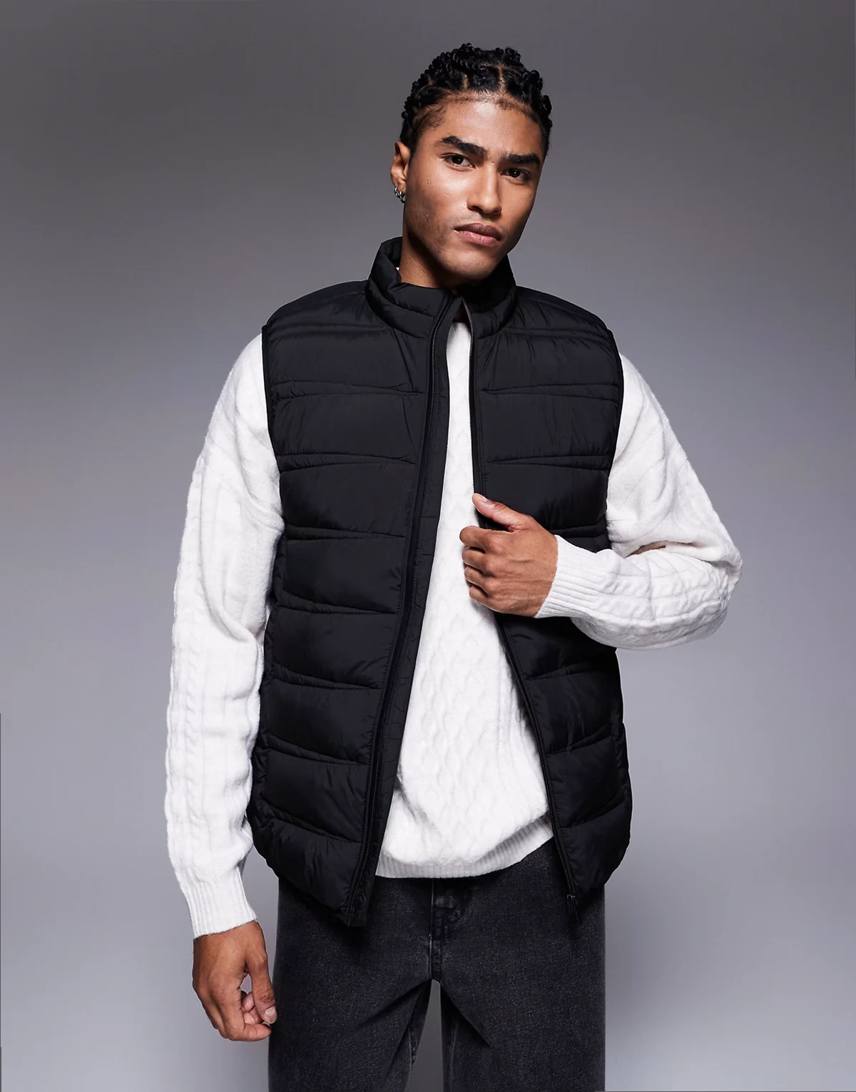 lightweight puffer vest in black