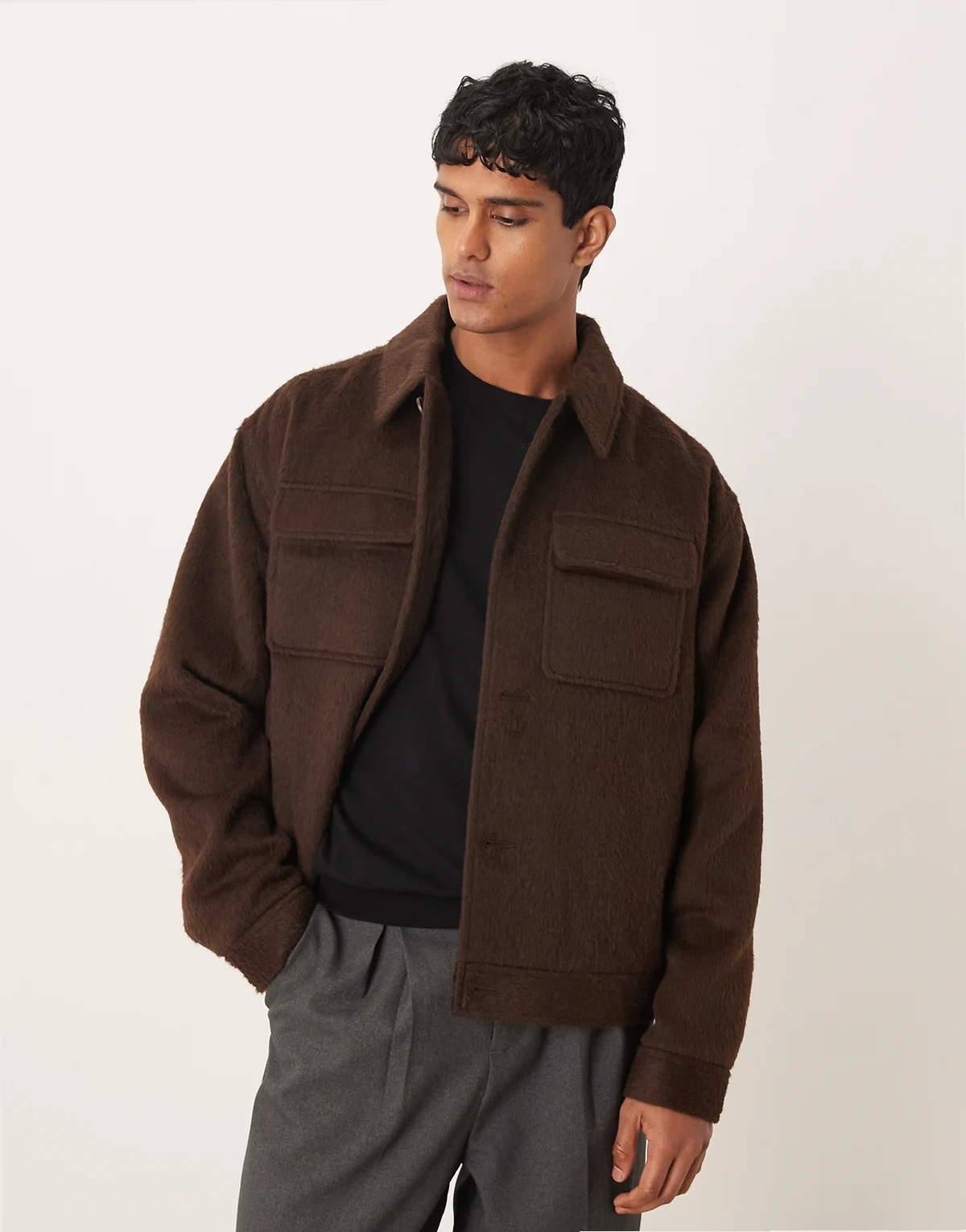 – Angeraute Harrington-Jacke in brauner Wolloptik