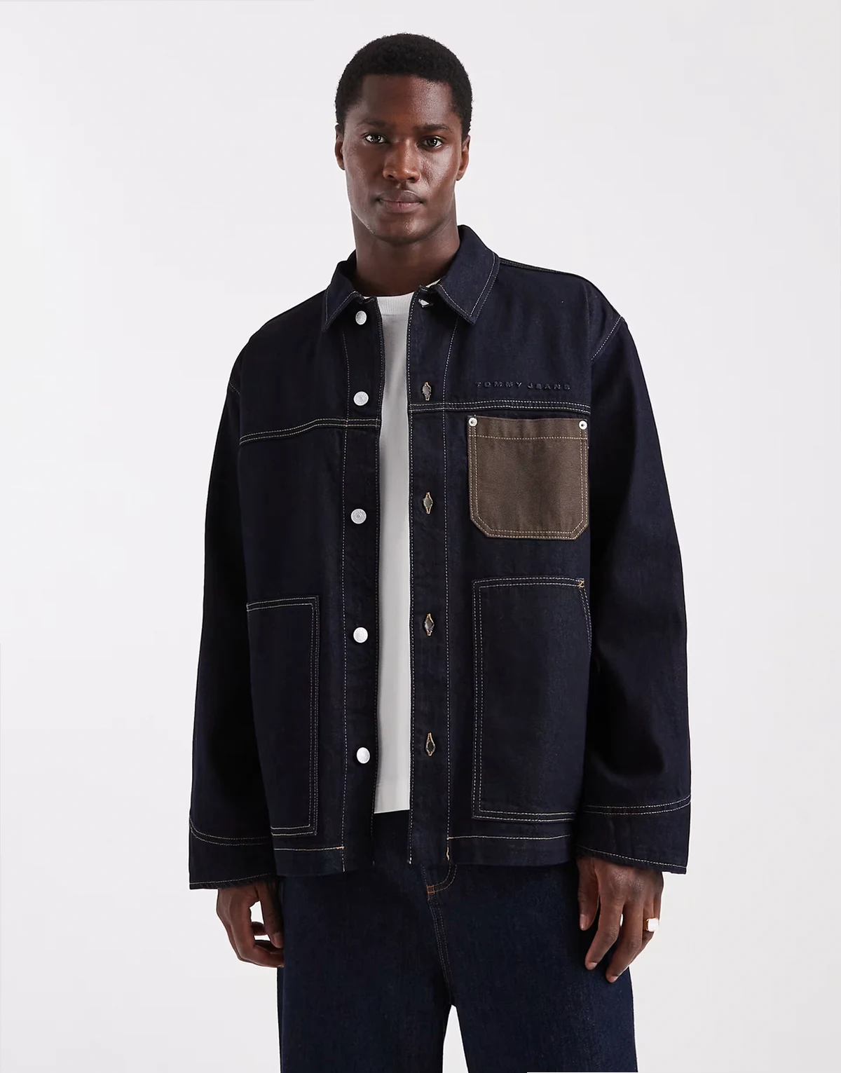 – Chore – Jeansjacke in dunkler Waschung mit Taschendetail