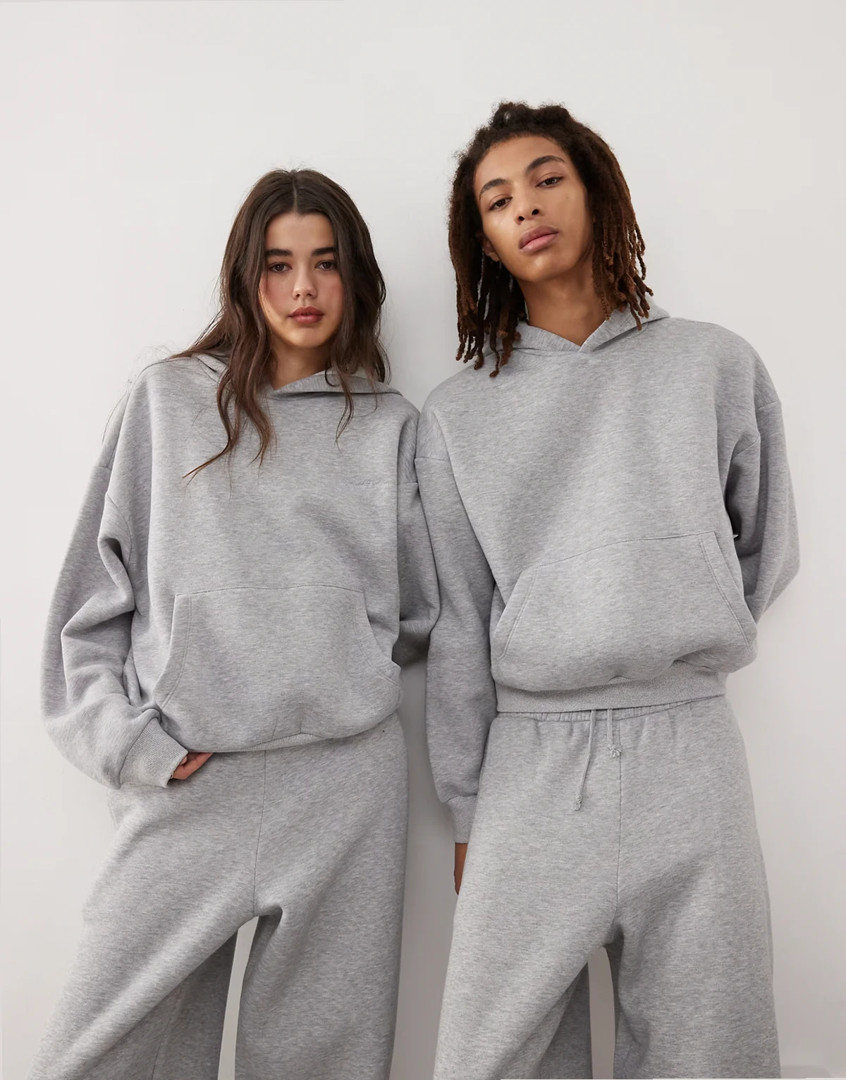 Unisex – Szara melanżowa bluza pudełkowa z grubego materiału, część zestawu