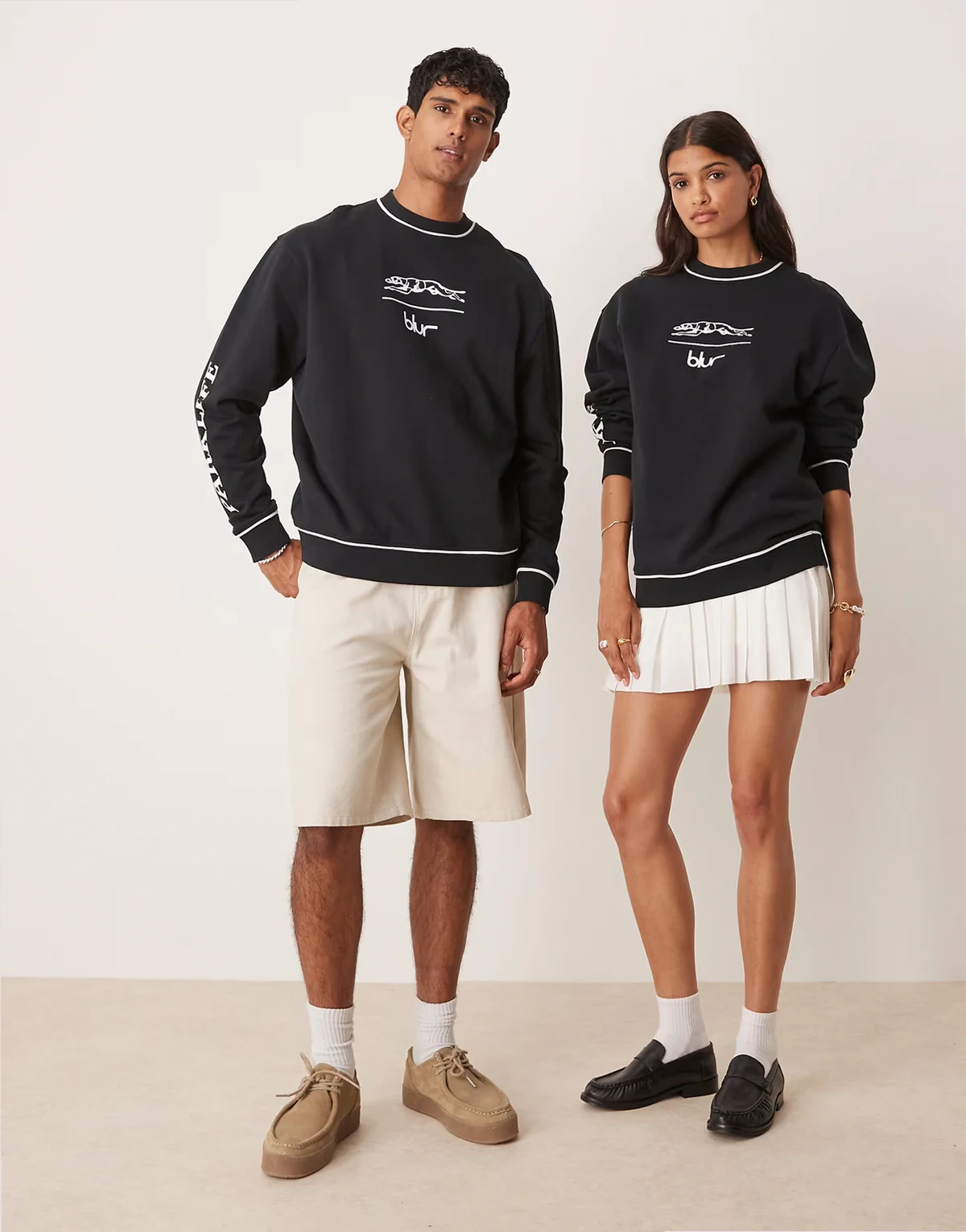 – Czarna luźna bluza unisex z nadrukiem Blur