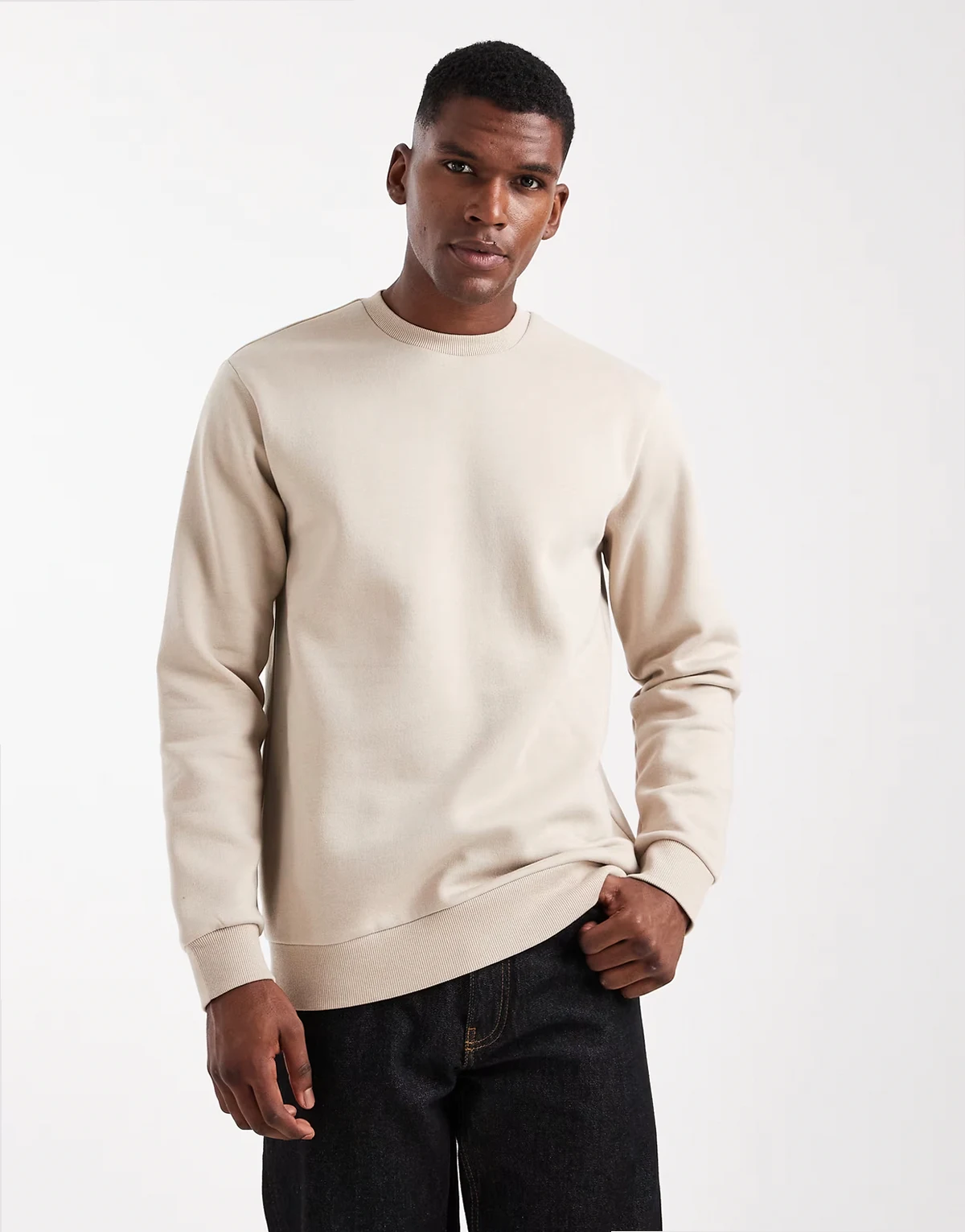 – Sweatshirts in Steinbeige mit Rundhalsausschnitt