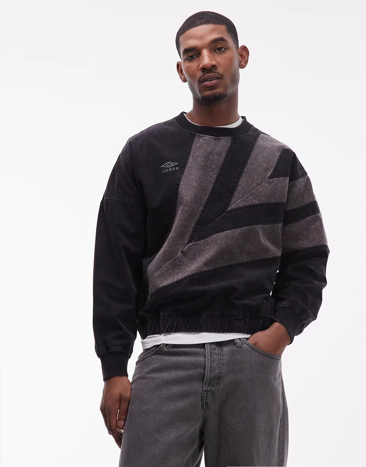 sweatshirt in washed black