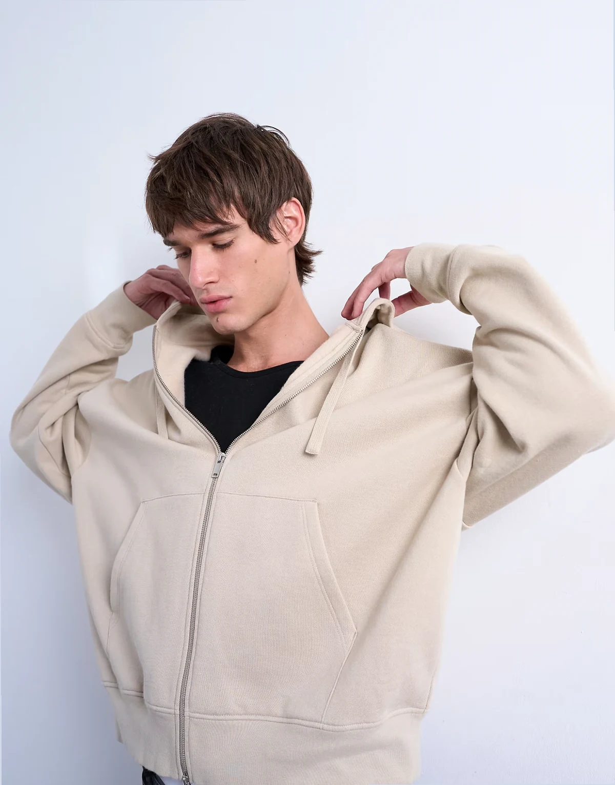– Oversized-Kapuzenjacke mit Reißverschluss aus schwerem Material in hellem Steinbeige