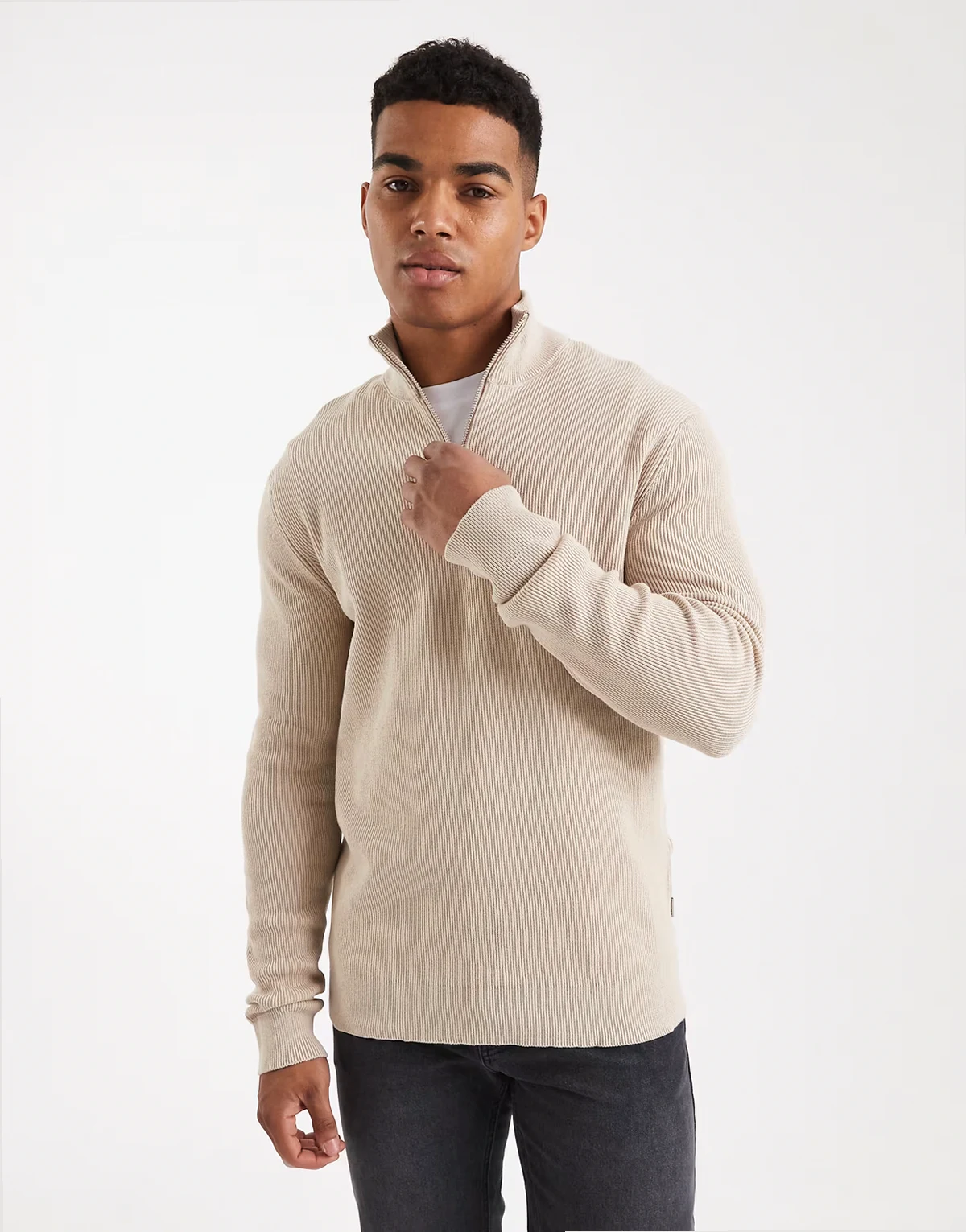 – Rippstrickpullover in Stein mit kurzem Reißverschluss