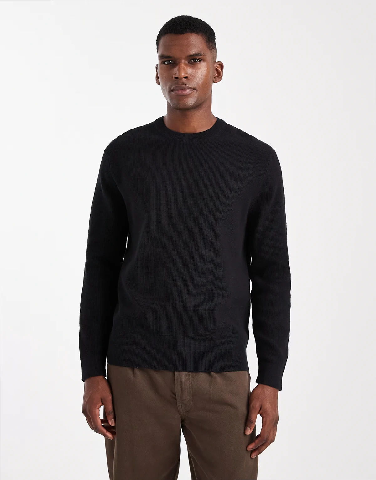 – Regular-Fit-Strickpullover in Schwarz mit Waffelmuster