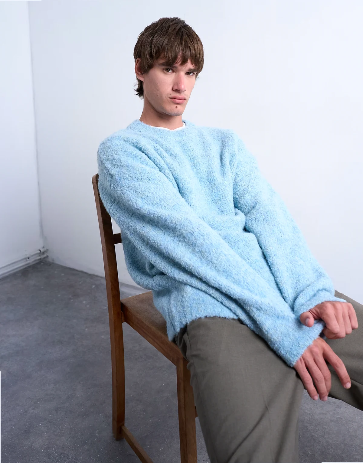 – Bouclé-Pullover in lockerer Passform in Mittelblau