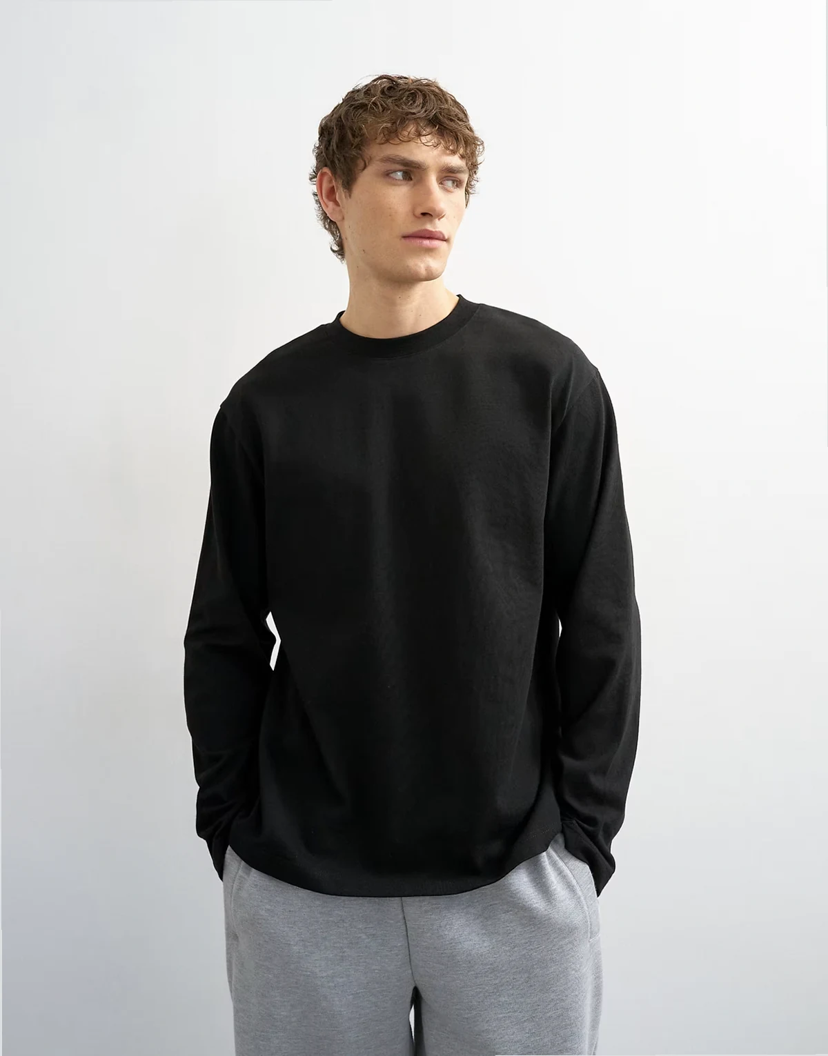 – Langärmliges Relaxed-Fit-T-Shirt in Schwarz