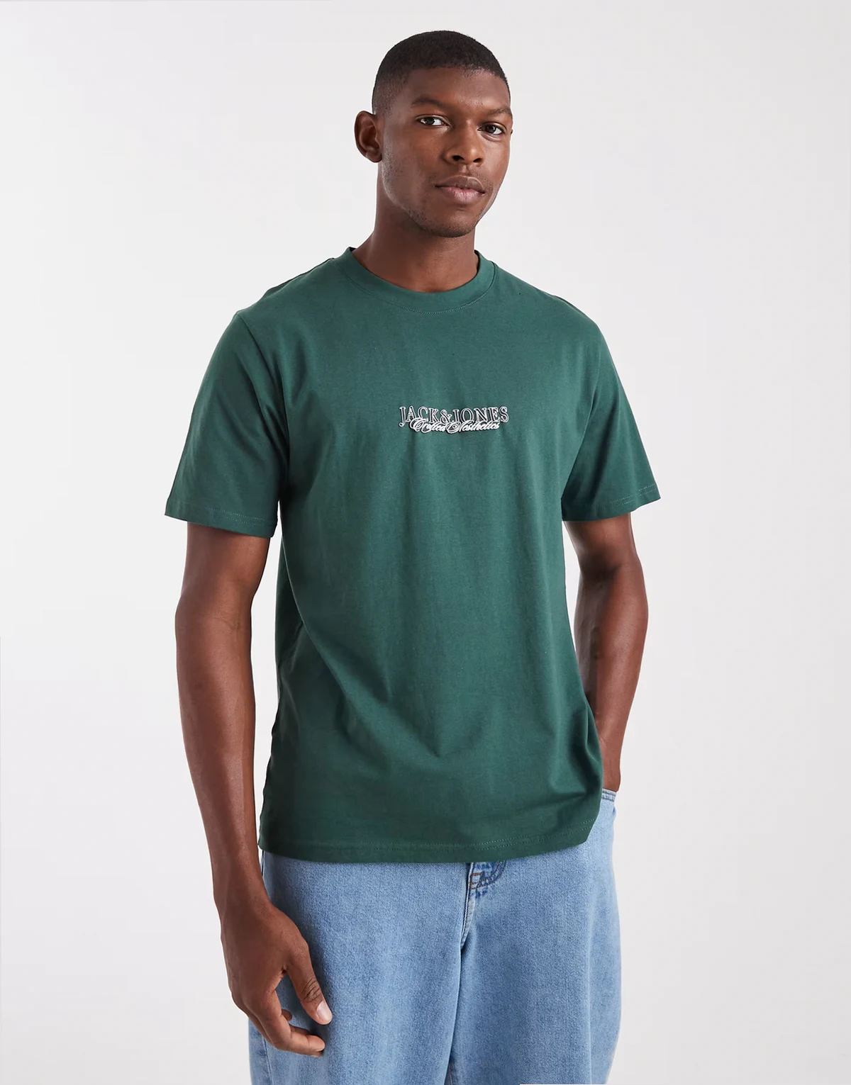 – Zielony, luźny T-shirt z logo z przodu