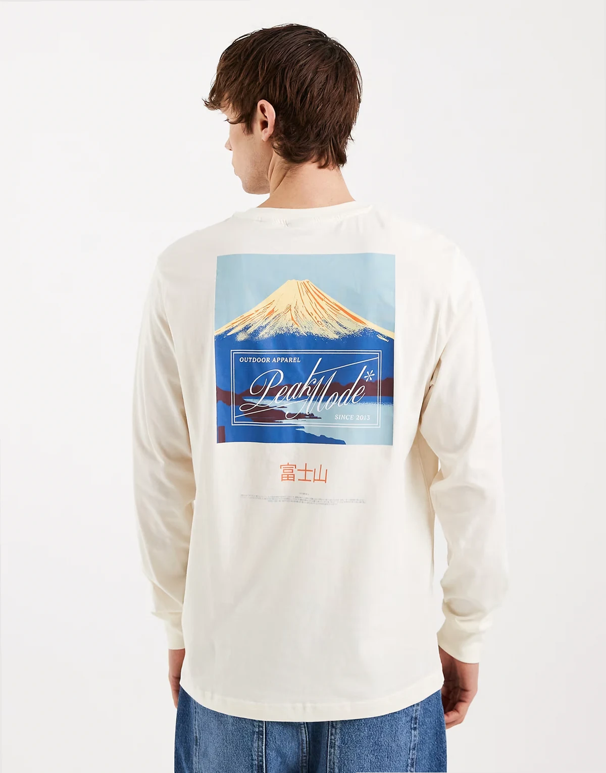 – Langärmliges T-Shirt in Cremeweiß mit Berggipfel-Rückenprint