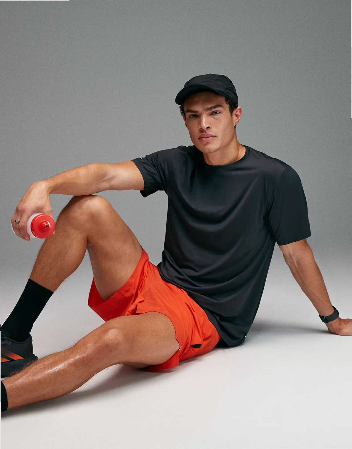 Premium quick dry running t-shirt with bonded seams and mesh panel in void black