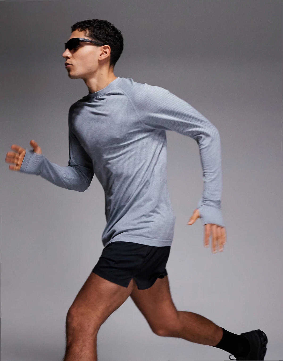 seamless lightweight mesh quick dry loose fit long sleeve running t-shirt in cool heather gray