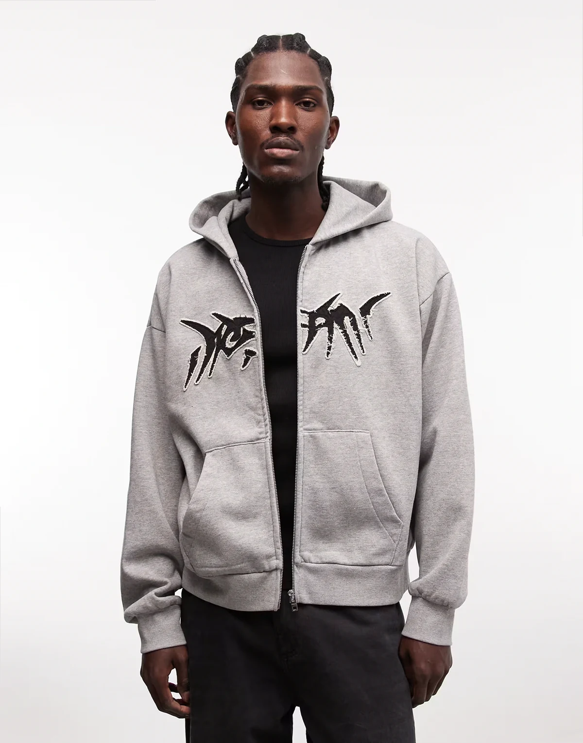 – Kapuzenjacke in Grau mit quadratischem Grafikprint