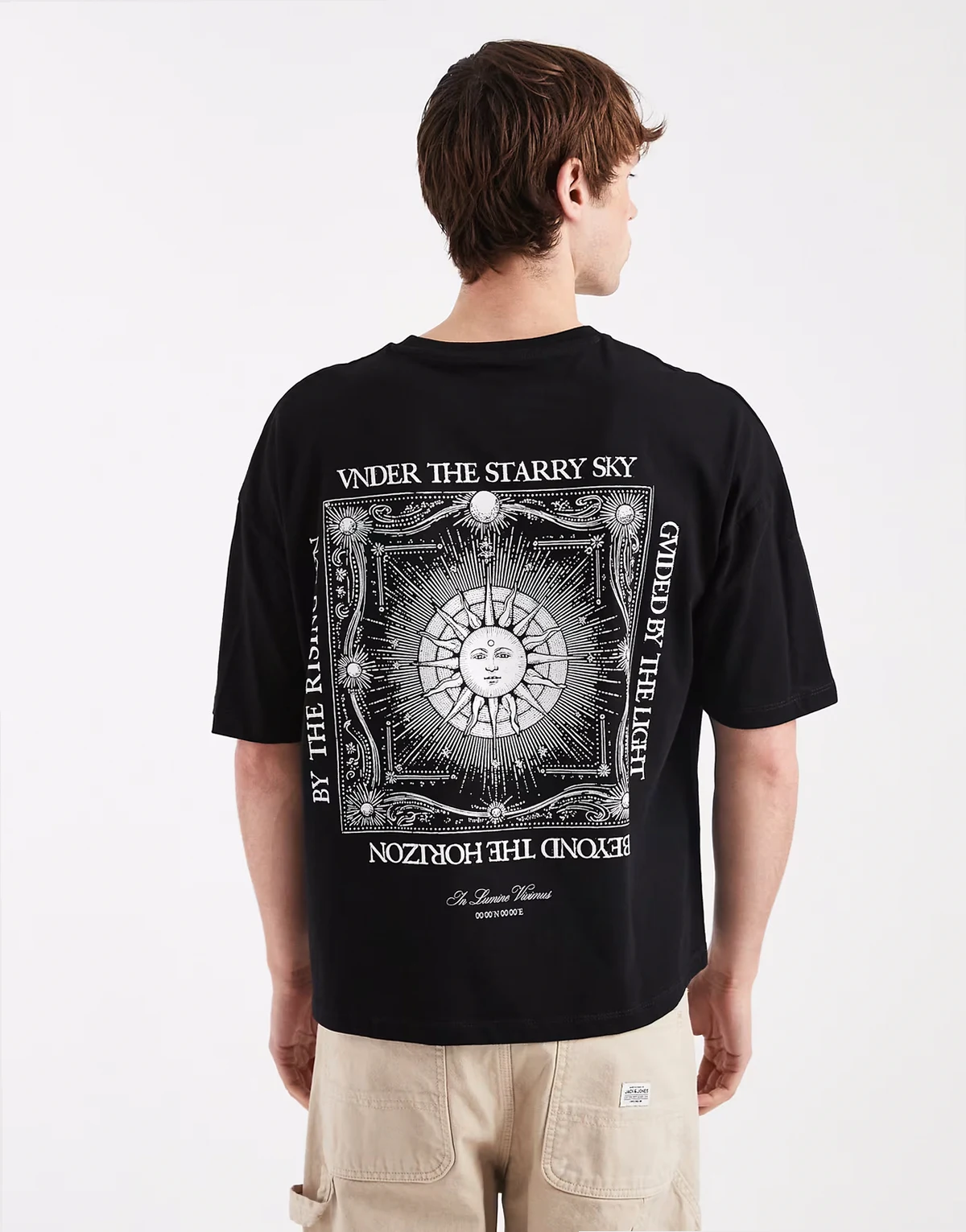 – Czarny pudełkowy T-shirt oversize z astronomicznym nadrukiem