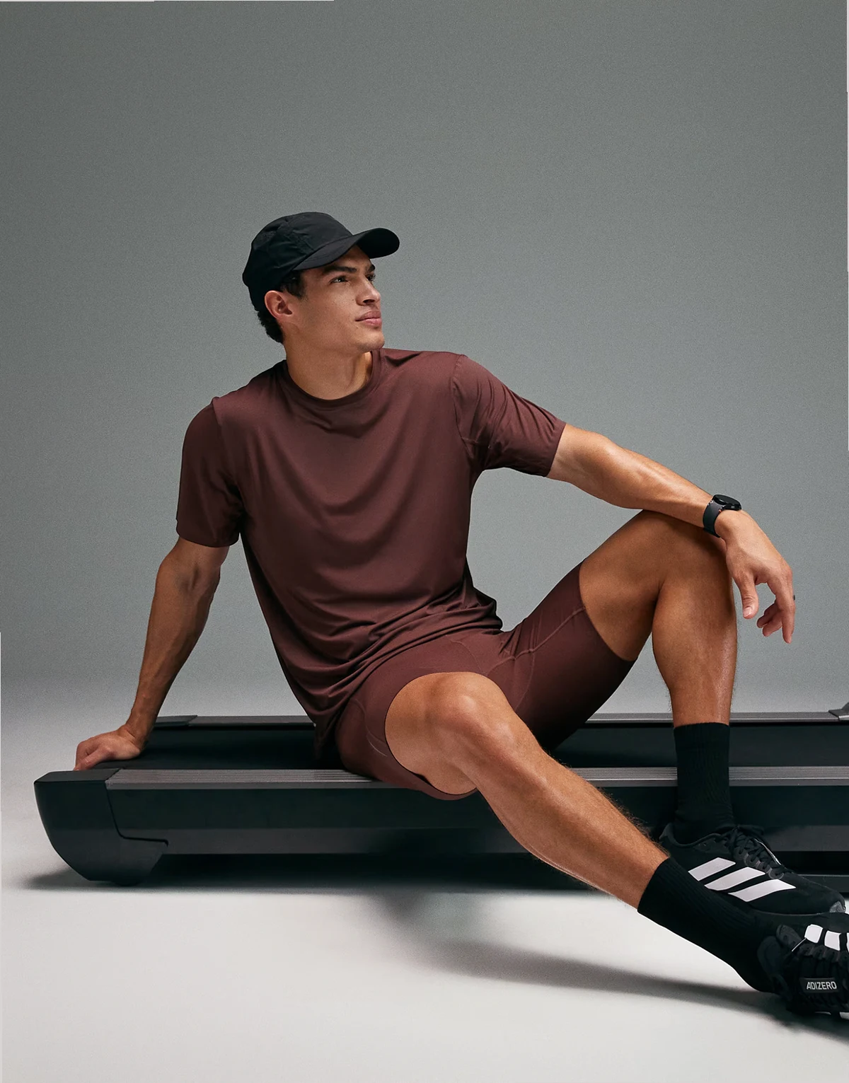 Premium quick dry running t-shirt with bonded seams and mesh panel in deep mahogany