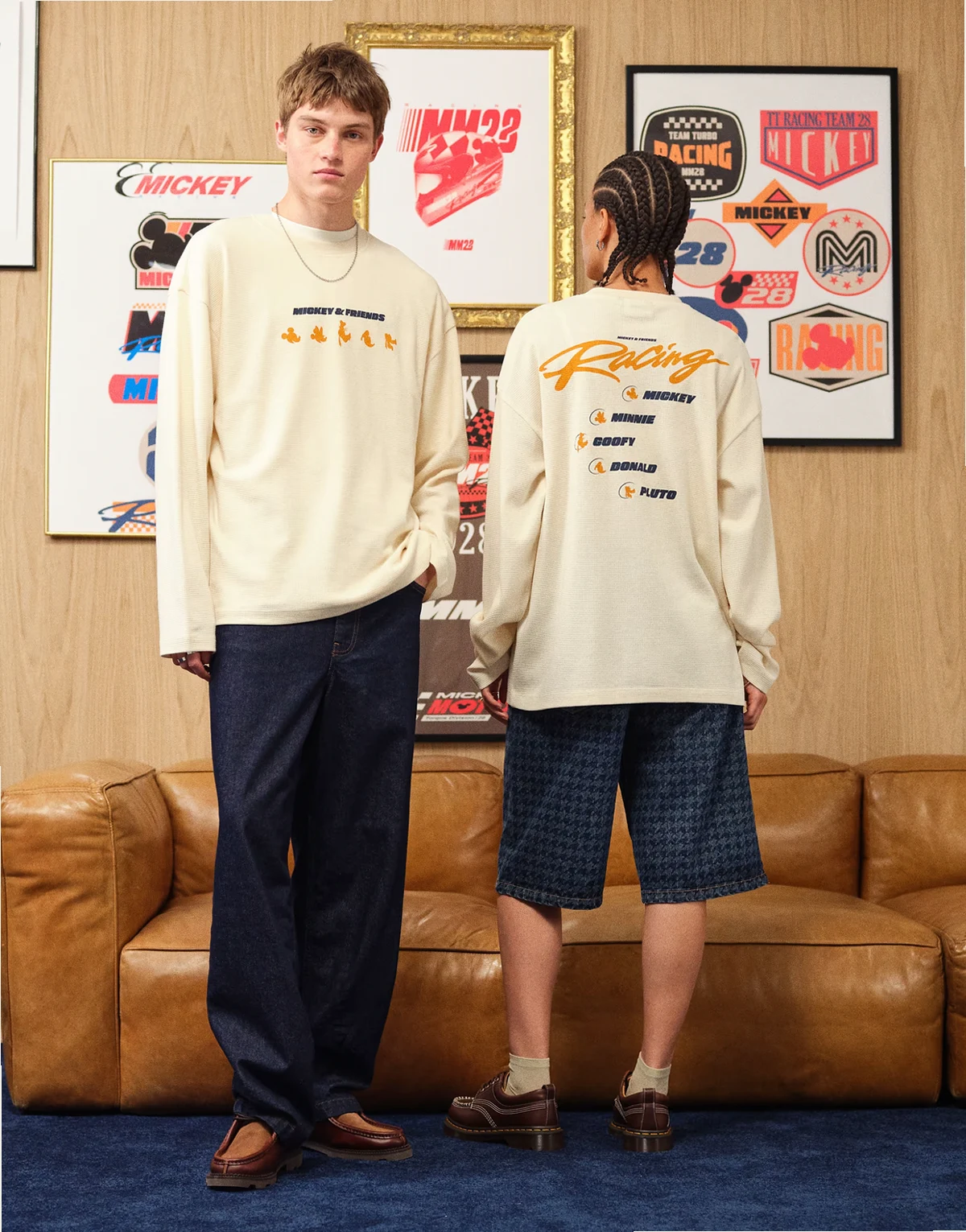 – Disney – T-shirt oversize w kolorze ecru z długimi rękawami i nadrukiem z motywem Myszki Miki