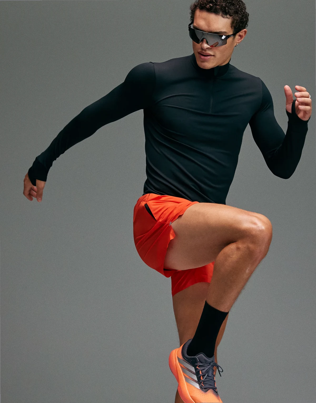 Premium – Leichtes, ultraweiches nahtloses Lauf-Shirt mit langen Ärmeln und kurzem Reißverschluss in Void Schwarz