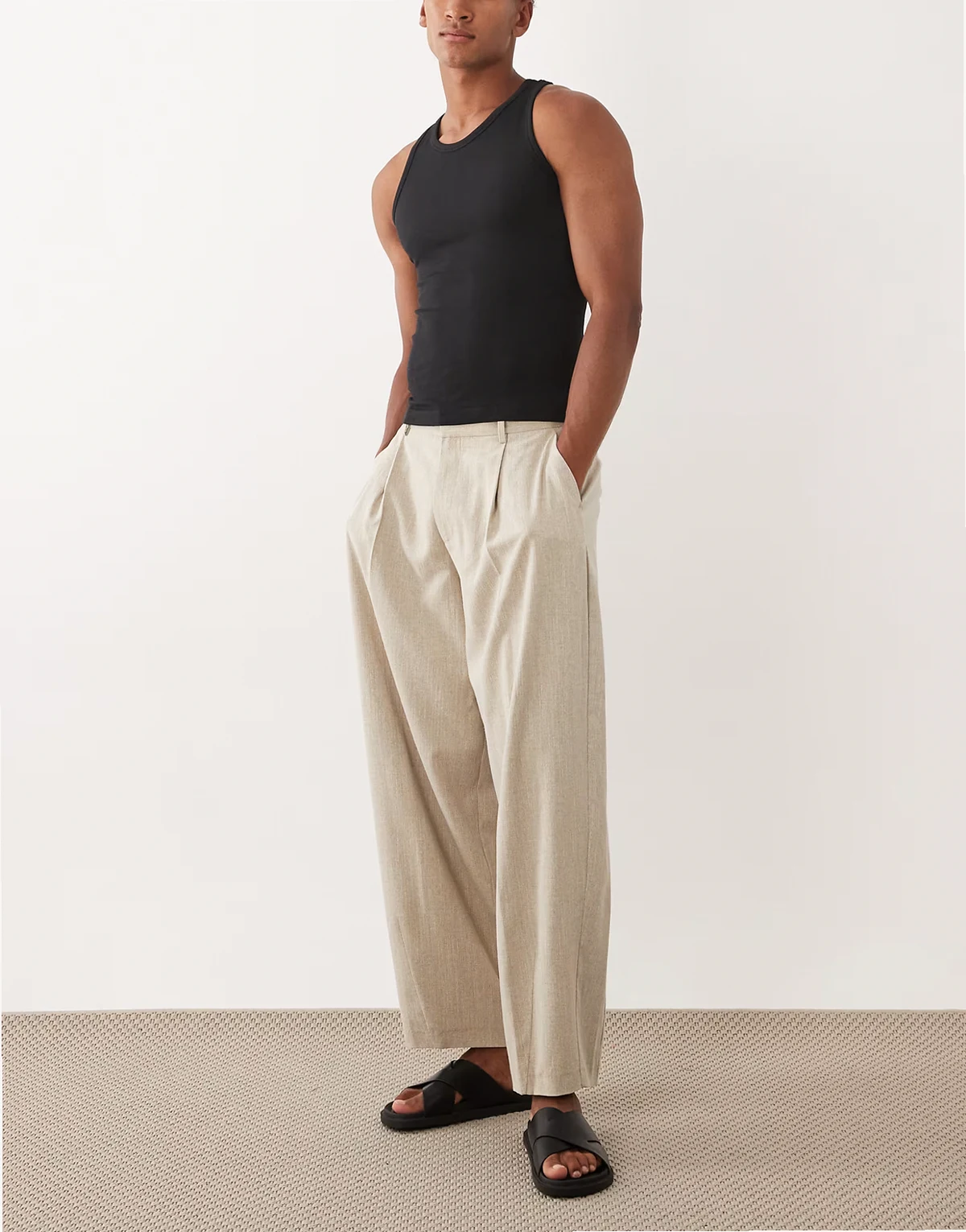 – Elegante Barrel-Leg-Hose aus strukturiertem Material in Leinenoptik in Steinbeige