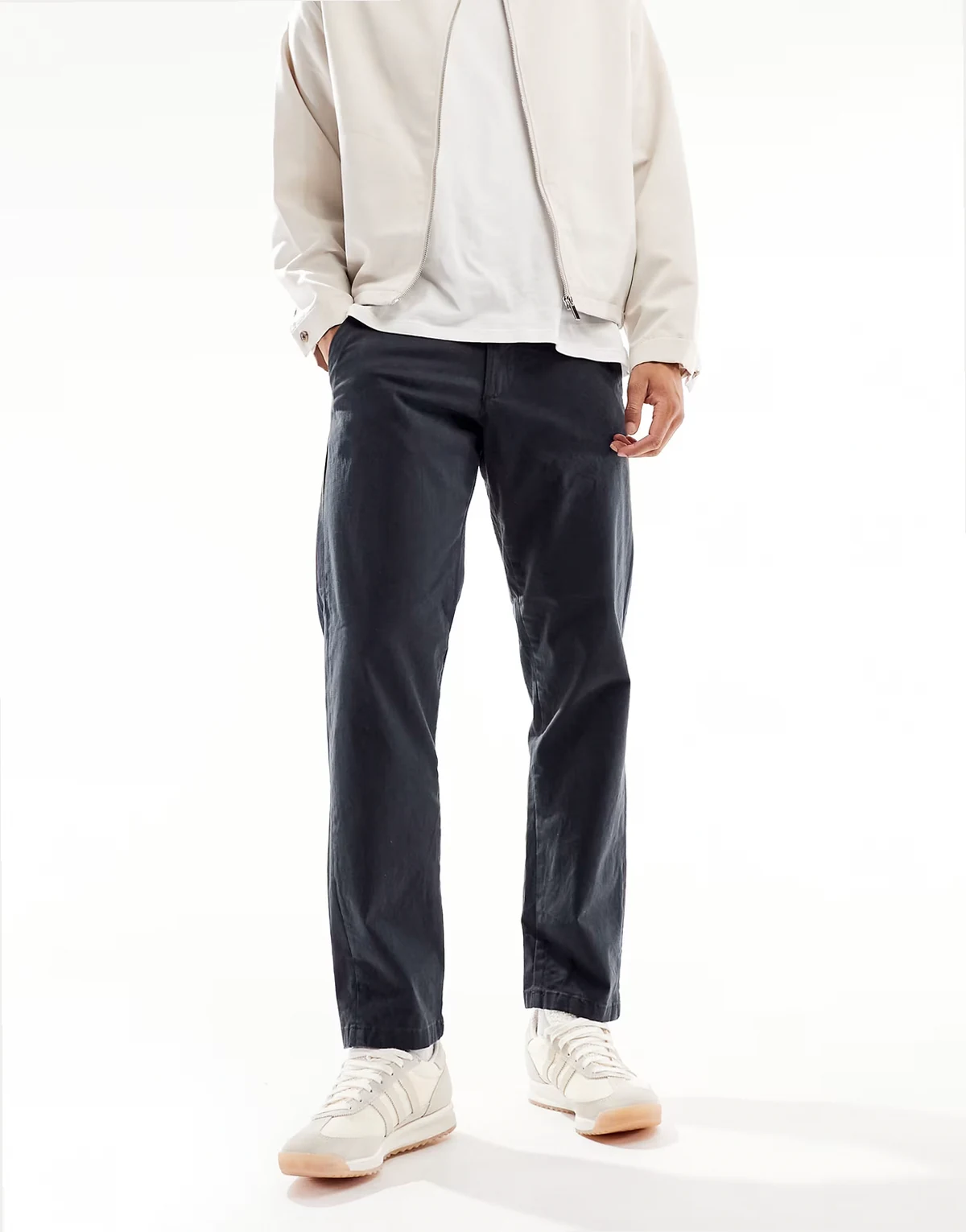 – Locker geschnittene Chinohose in Marineblau