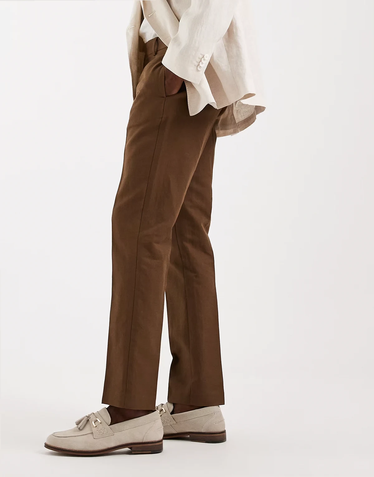 – Elegante Hose in Dunkelbraun mit hohem Leinenanteil und schmalem Schnitt
