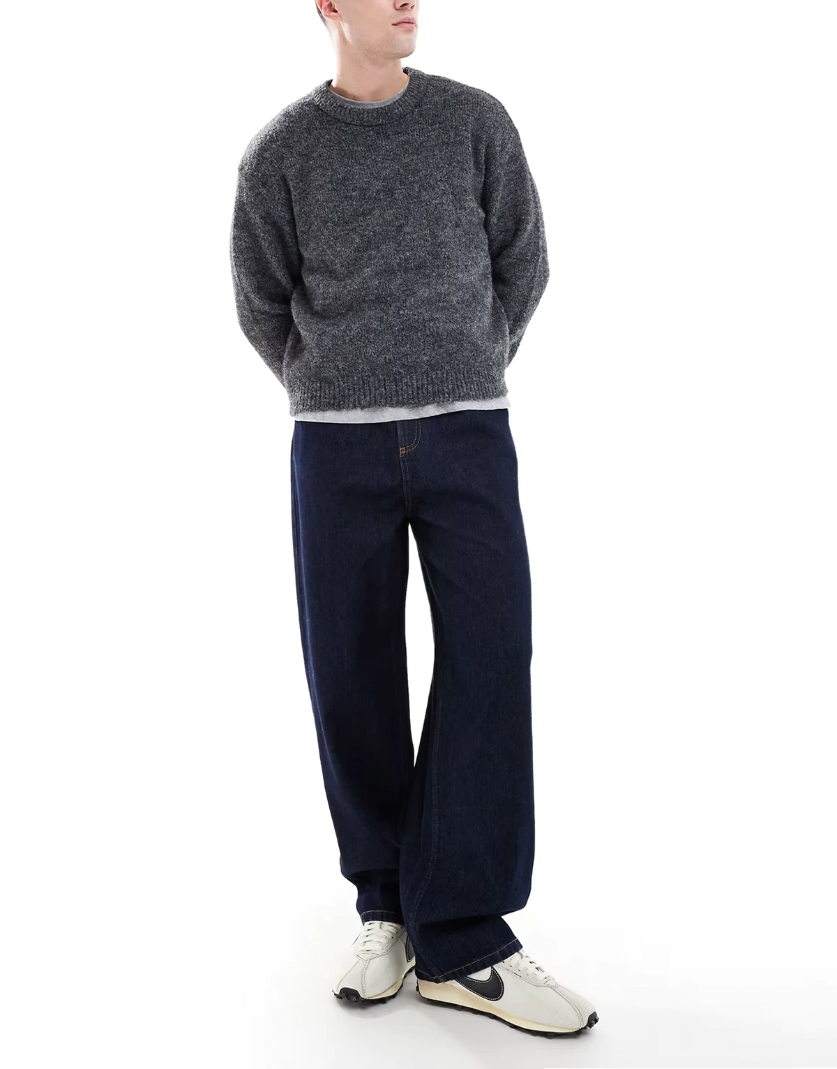 – X001 – Obszerne jeansy antifit ze średnim stanem