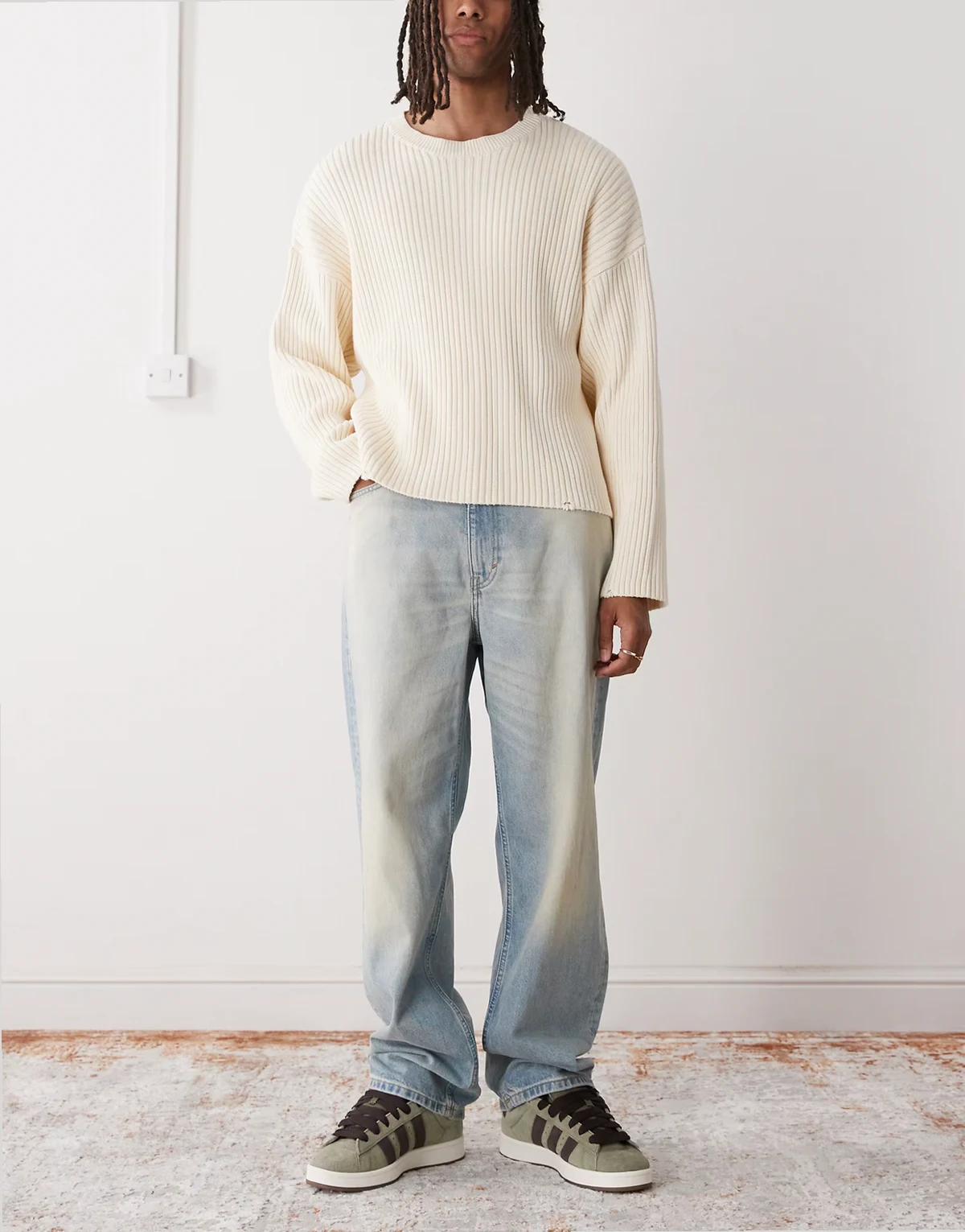 – Galaxy – Weite Jeans in hellblauer Waschung im Used-Look mit lockerer Passform