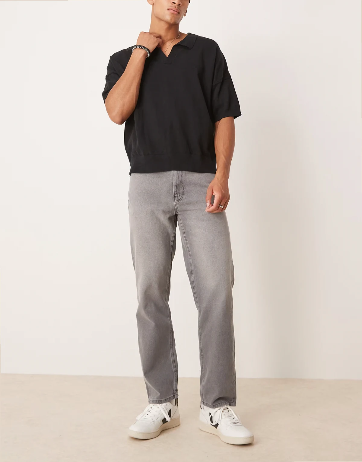 – Straight Jeans in Grau