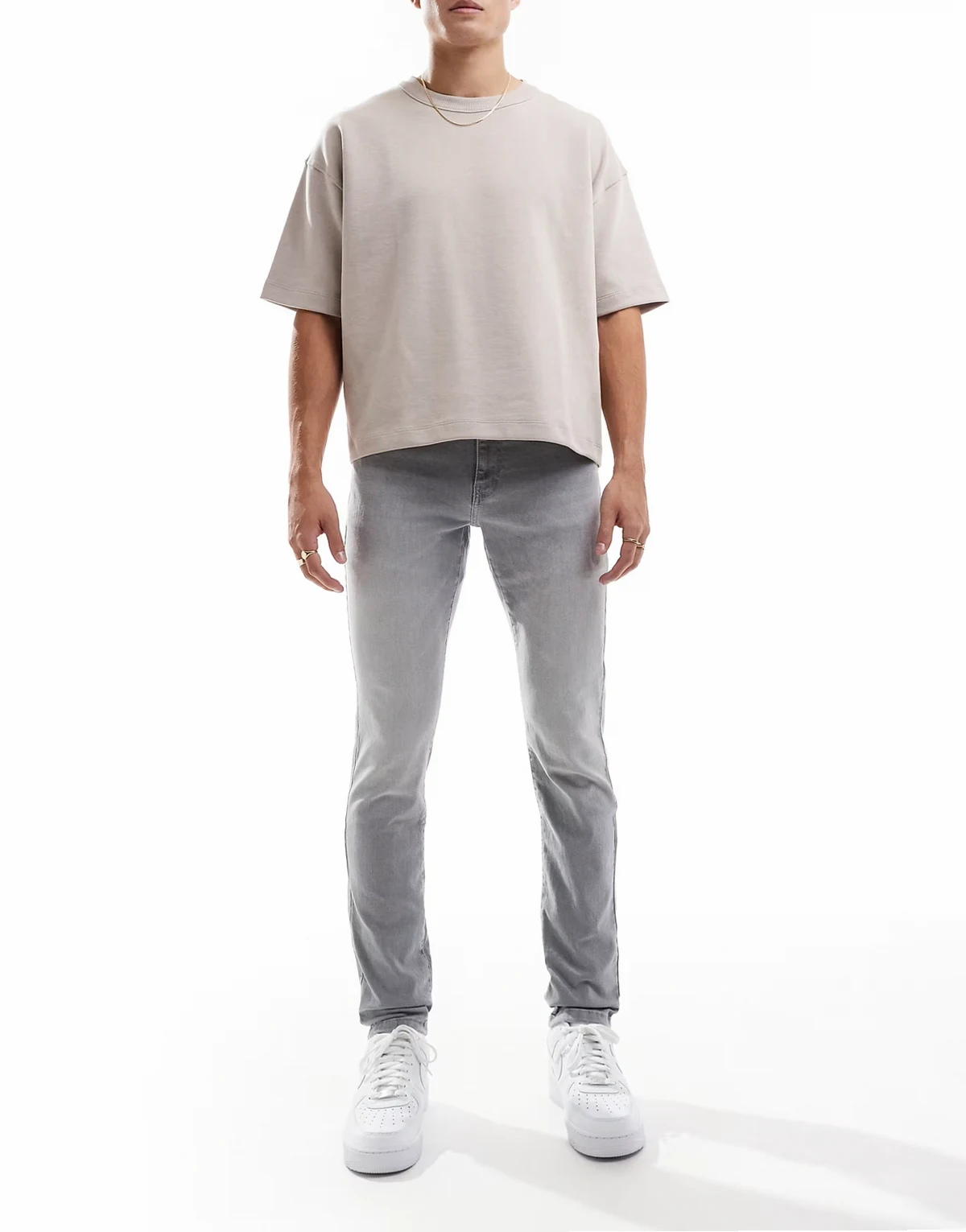 – Loom – Schmal geschnittene Jeans in verwaschenem Grau