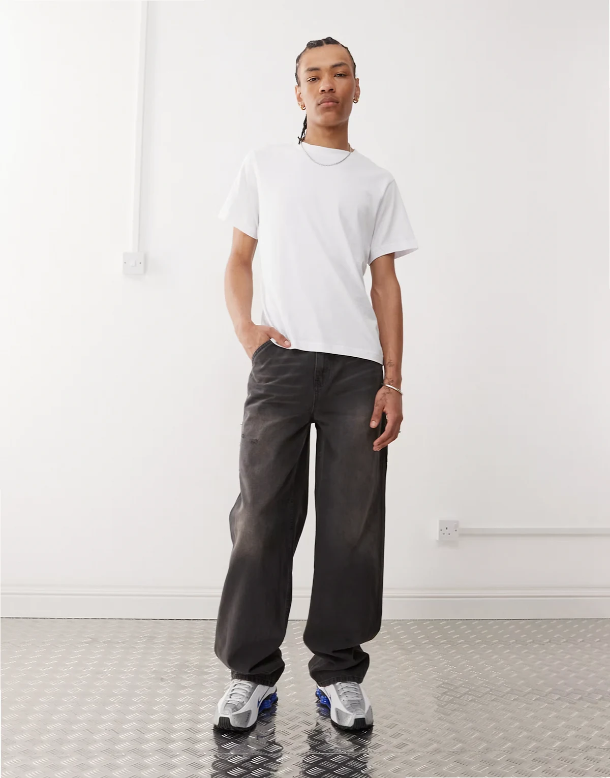 – X011 – Czarne sprane jeansy carpenter